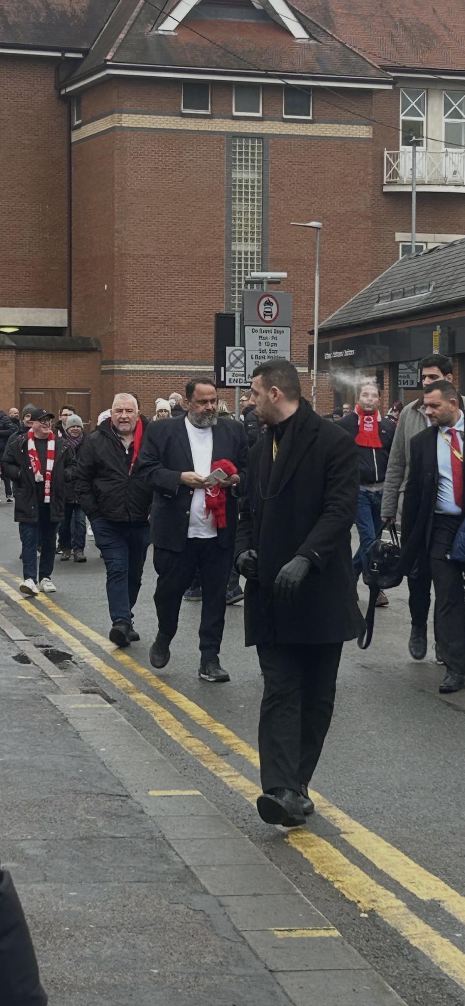 He hates the palace, he hates the derbyyyy, forest are magicccc 🌳 ...