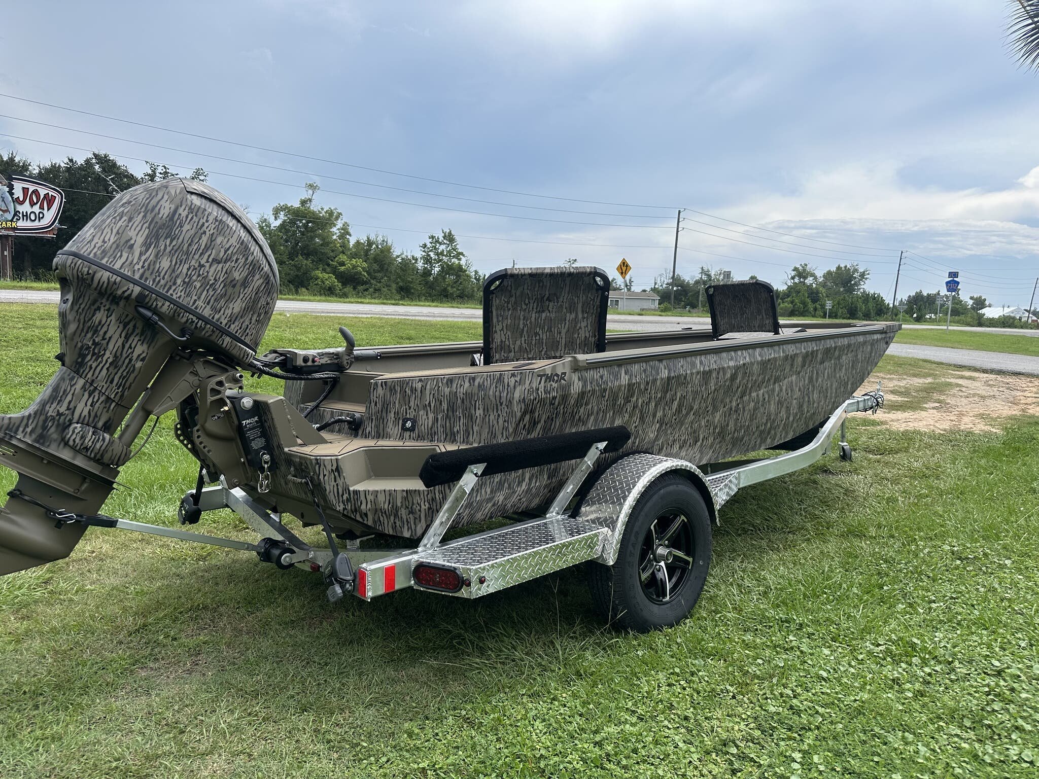 Brand new 2027 Thor 1754 Timber Hammer - Equipped with Tohatsu 60