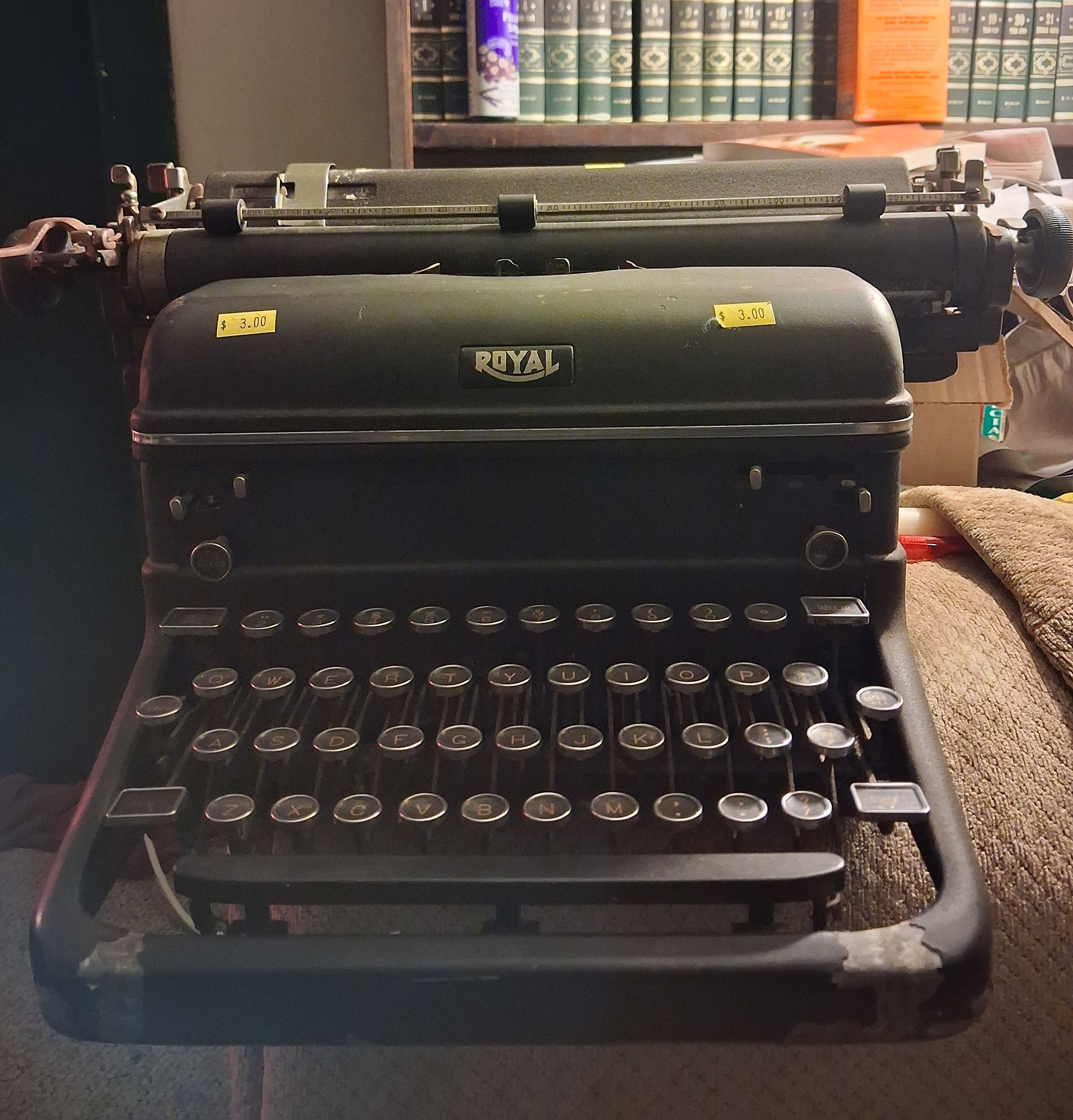 Royal 200 typewriter with German keyboard