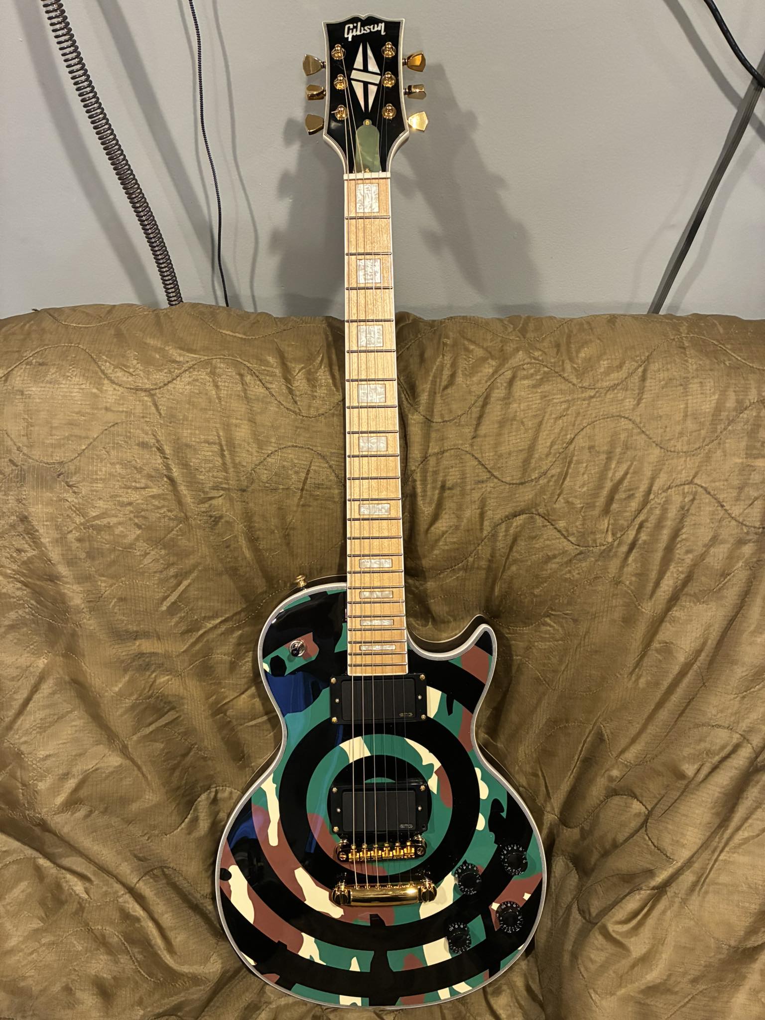 New 7-string Chibson Explorer with EMG 81-85 pickups