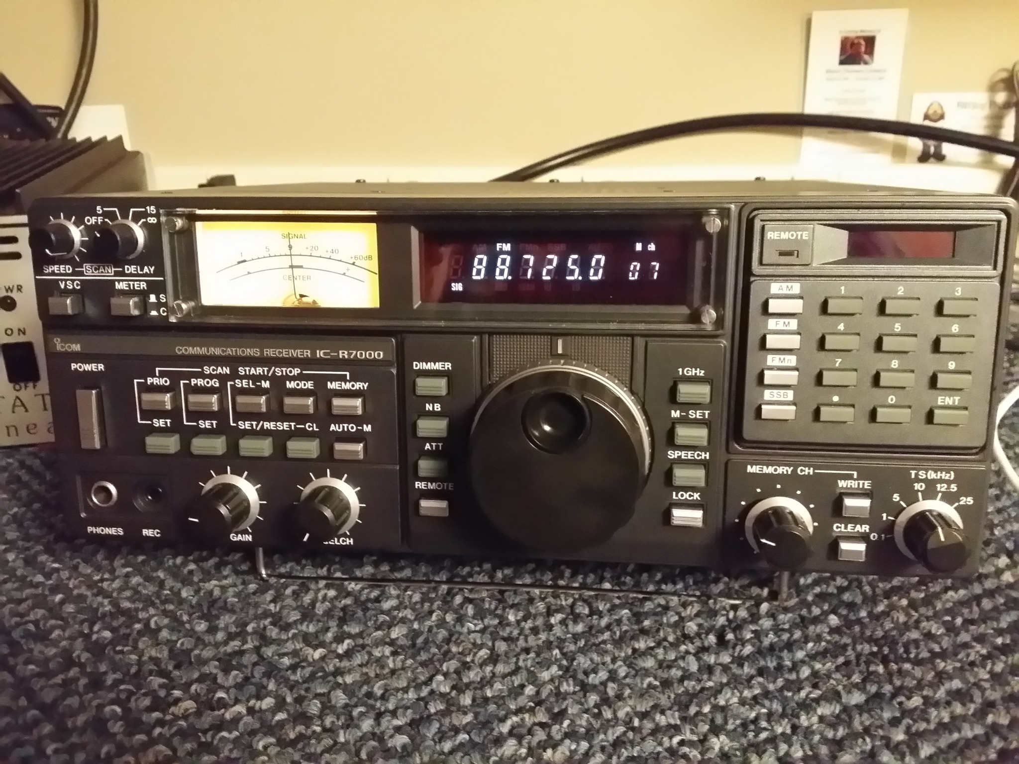 Icom IC-R5 communications receiver