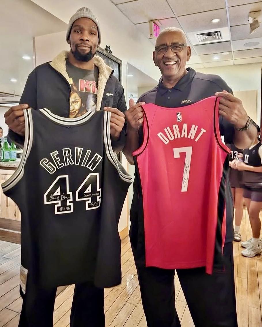 George Gervin and Kevin Durant jersey swap