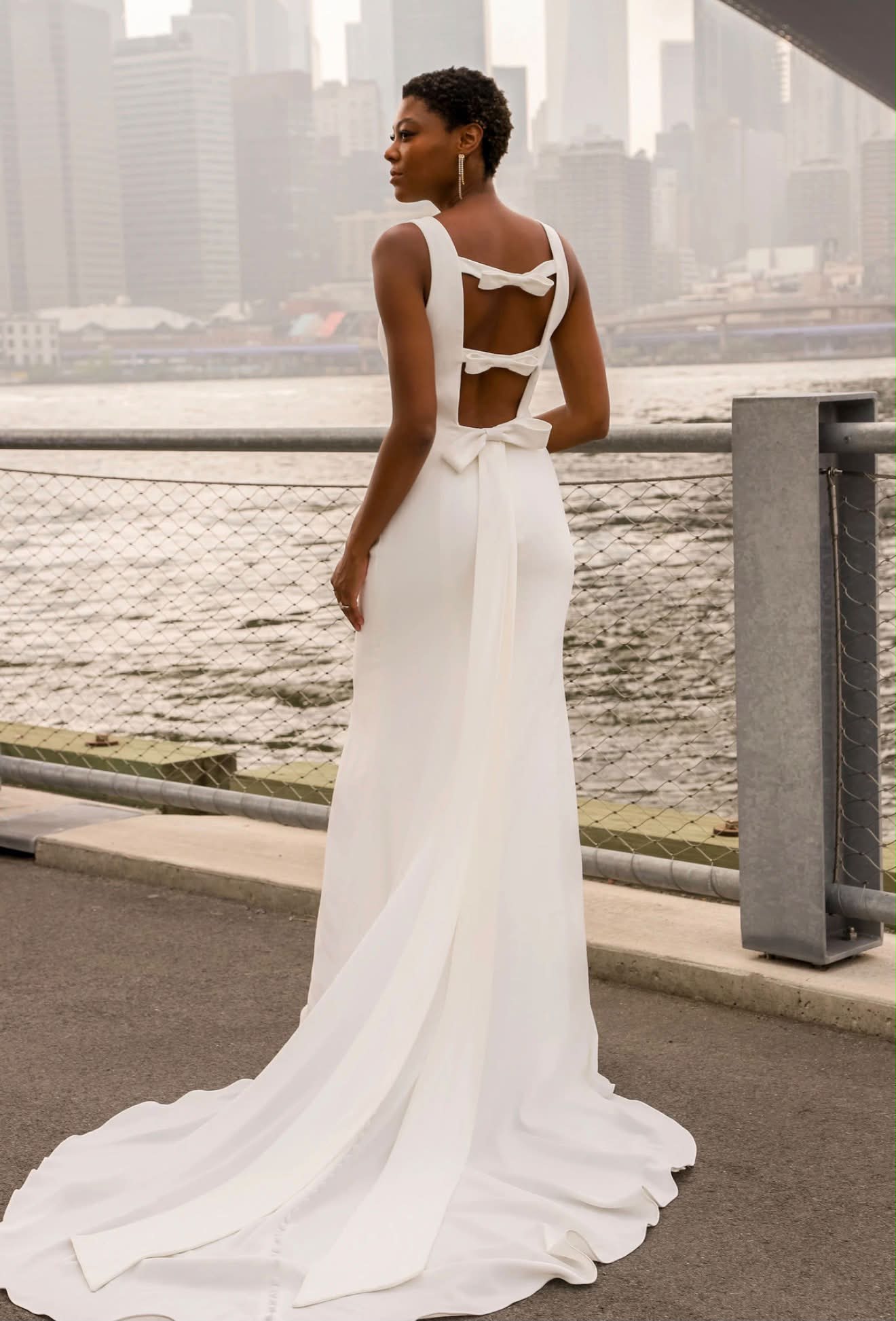 wedding dress shapewear backless What is the best bridal for a low and open back dress? 95 D 85 50MDW How to Style a Size:US 0