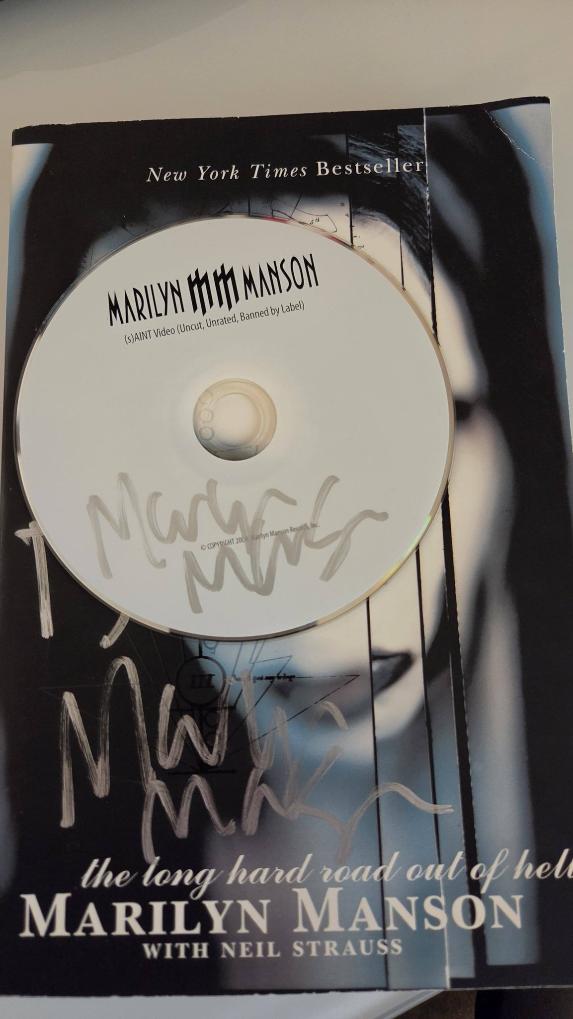 Marilyn Manson autographs rare (s)AINT DVD at meet and greet