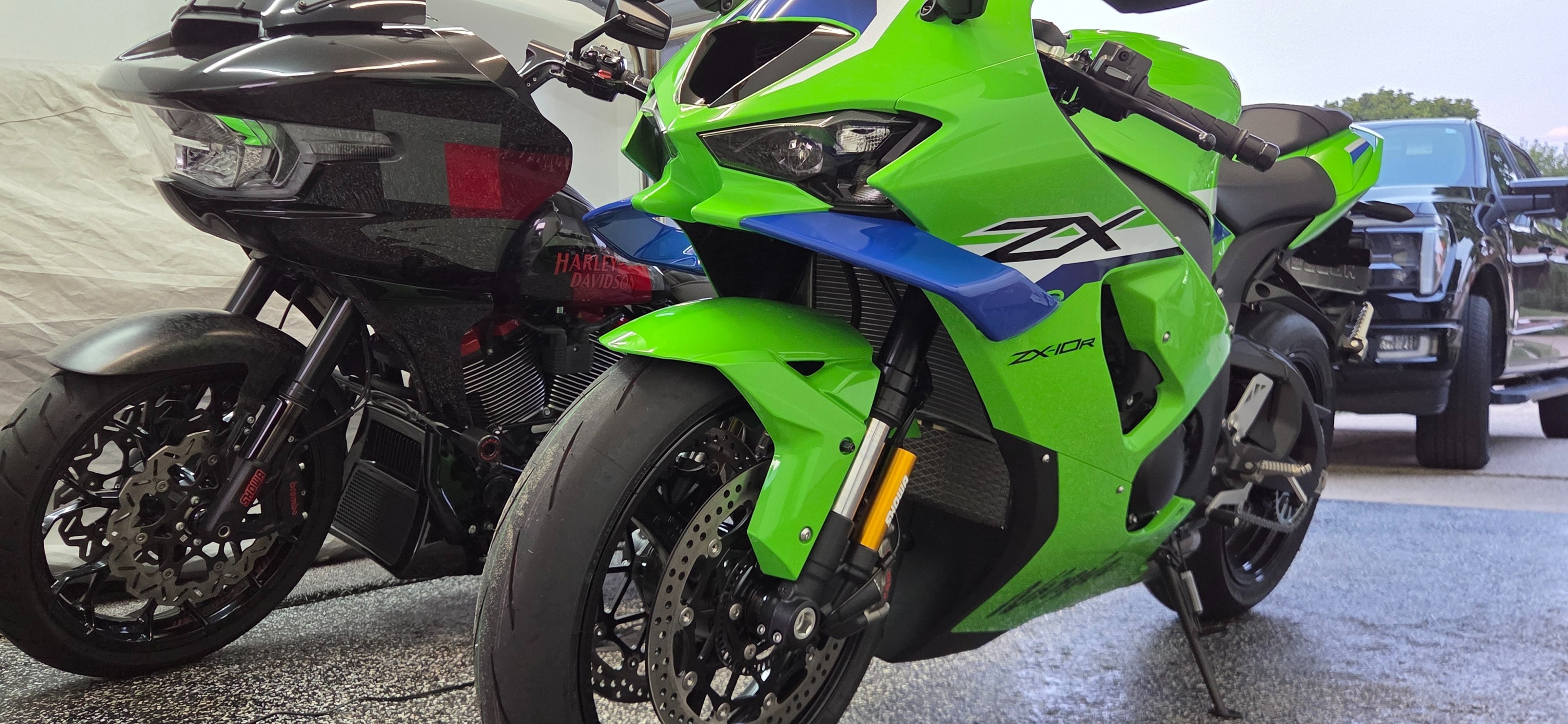Zx9r 98 and zx10r 2006 I've transformed