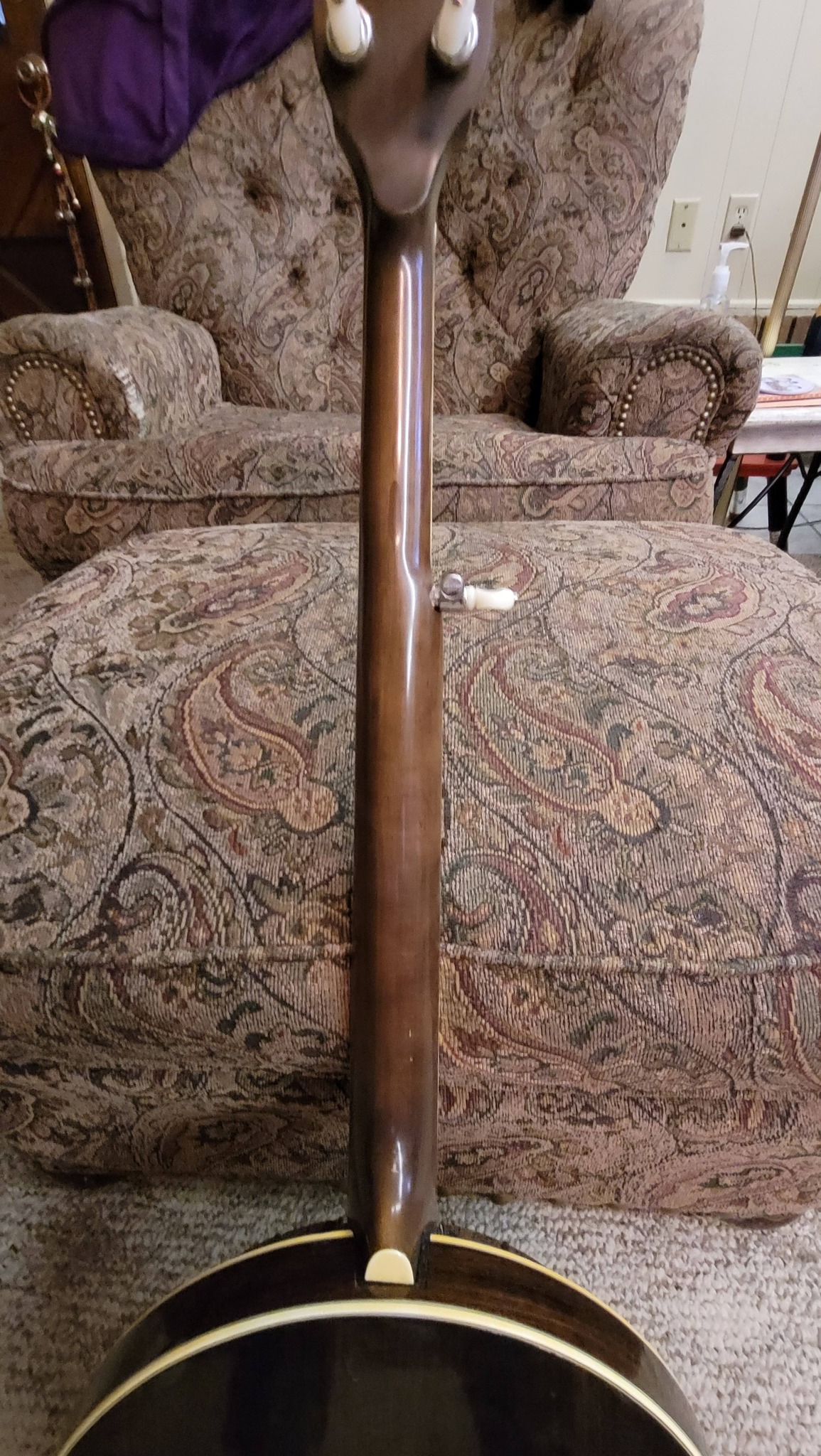 Is the Tokai T1000R banjo any good?