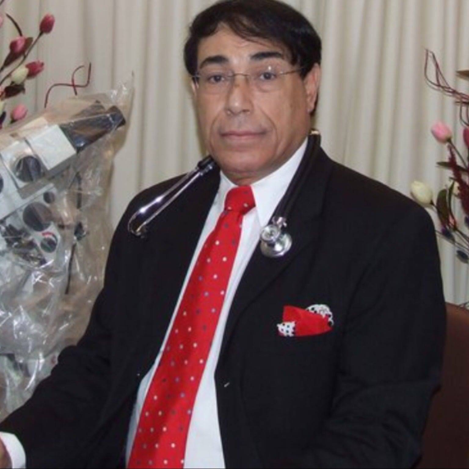 Hani Ismail - يعلم اطباء اكثر من اربعين دولة... | Facebook