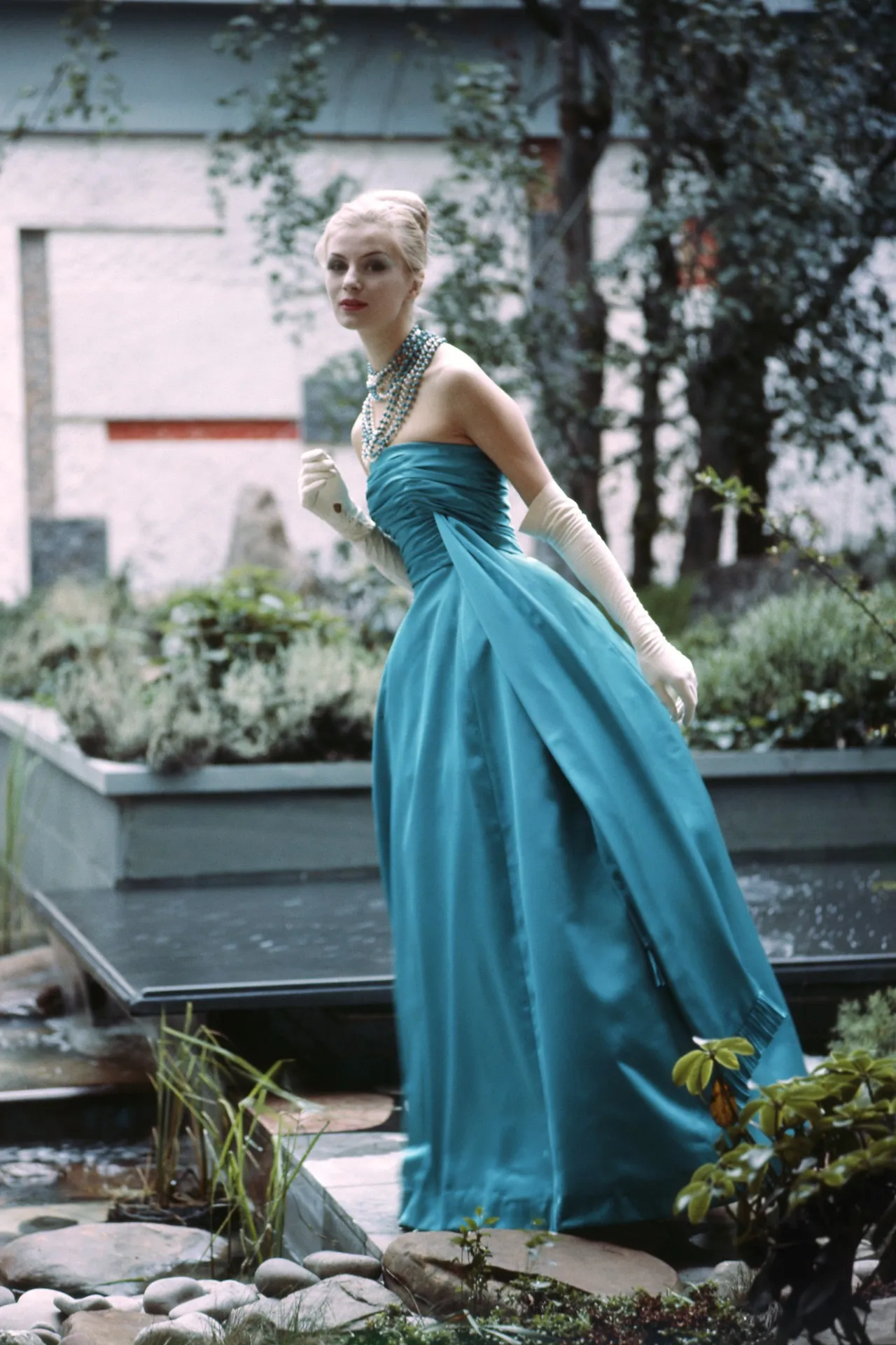 maxi dress for work Idyllwind Women's Cut Sleeveless Style:D871ACNAVYMDJY cybermon25 Size XL HELENA GOWN IN EMERALD