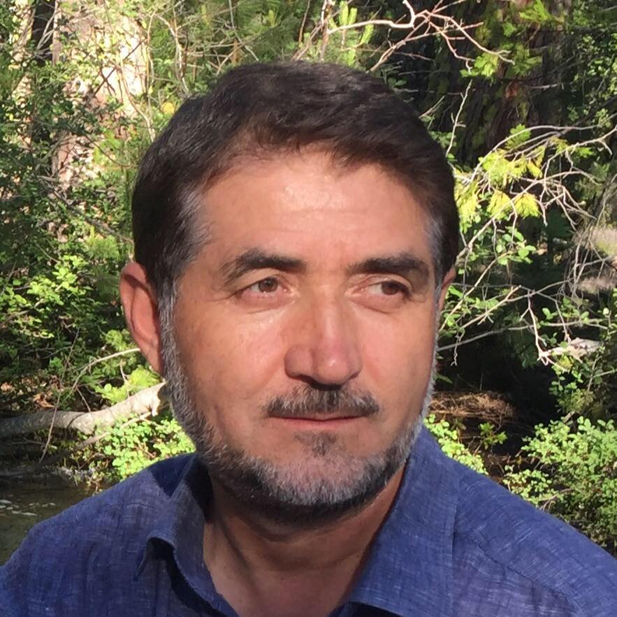 دوش دیدم که ملایک در میخانه زدند گل آدم بسرشتند و به پیمانه زدند صحبت ...