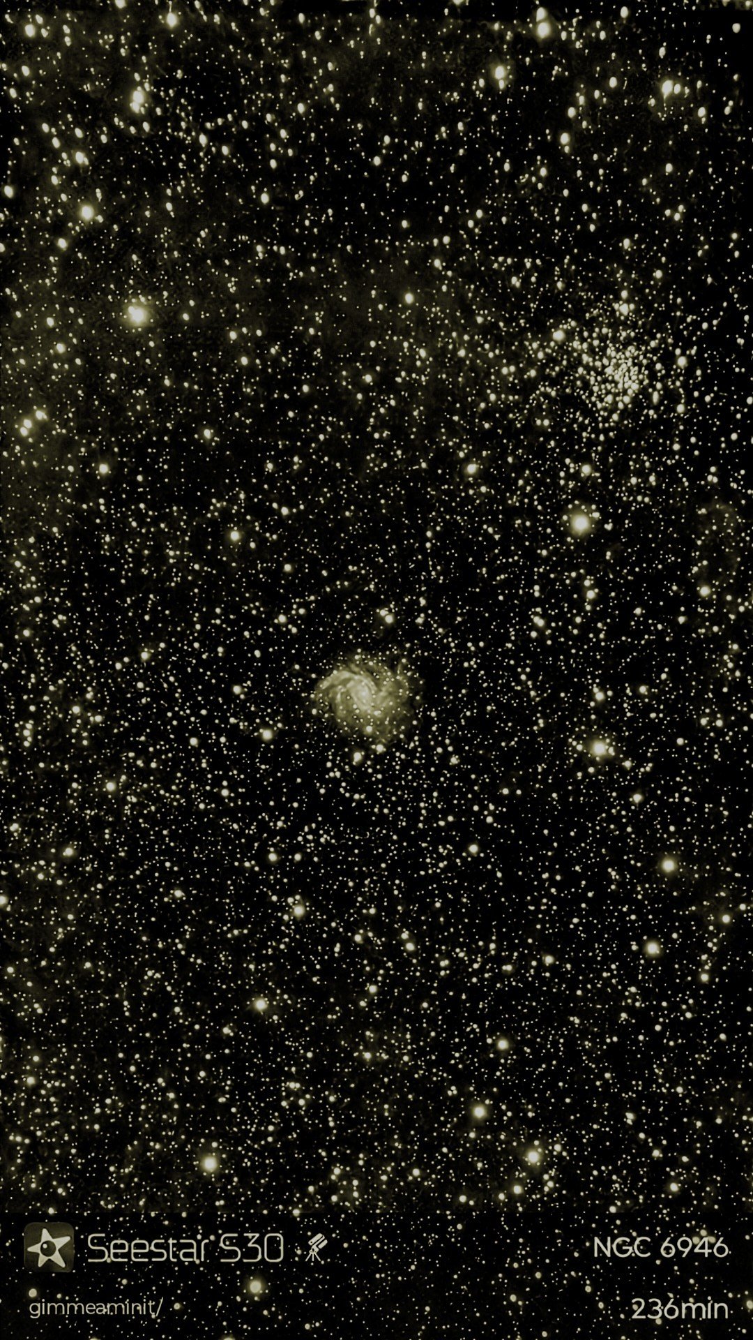 NGC 6946, The Fireworks Galaxy, in noir 539x30s, (2hrs) in EQ mode