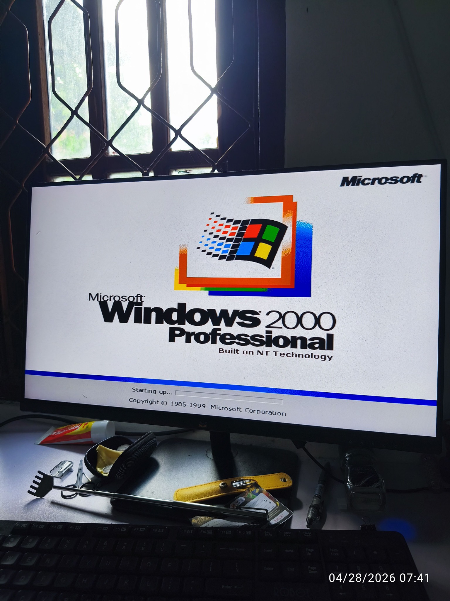This desktop ran either XMMS, Netscape Navigator 4, or StarOffice