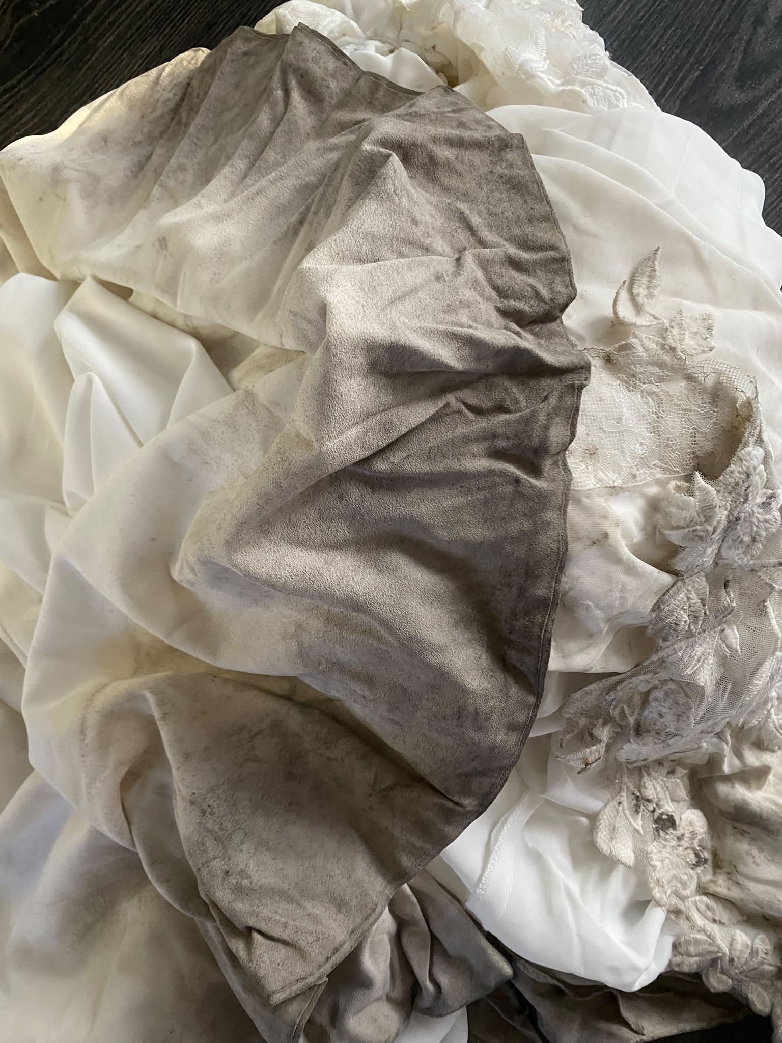 How to clean outdoor wedding dress stains at home?