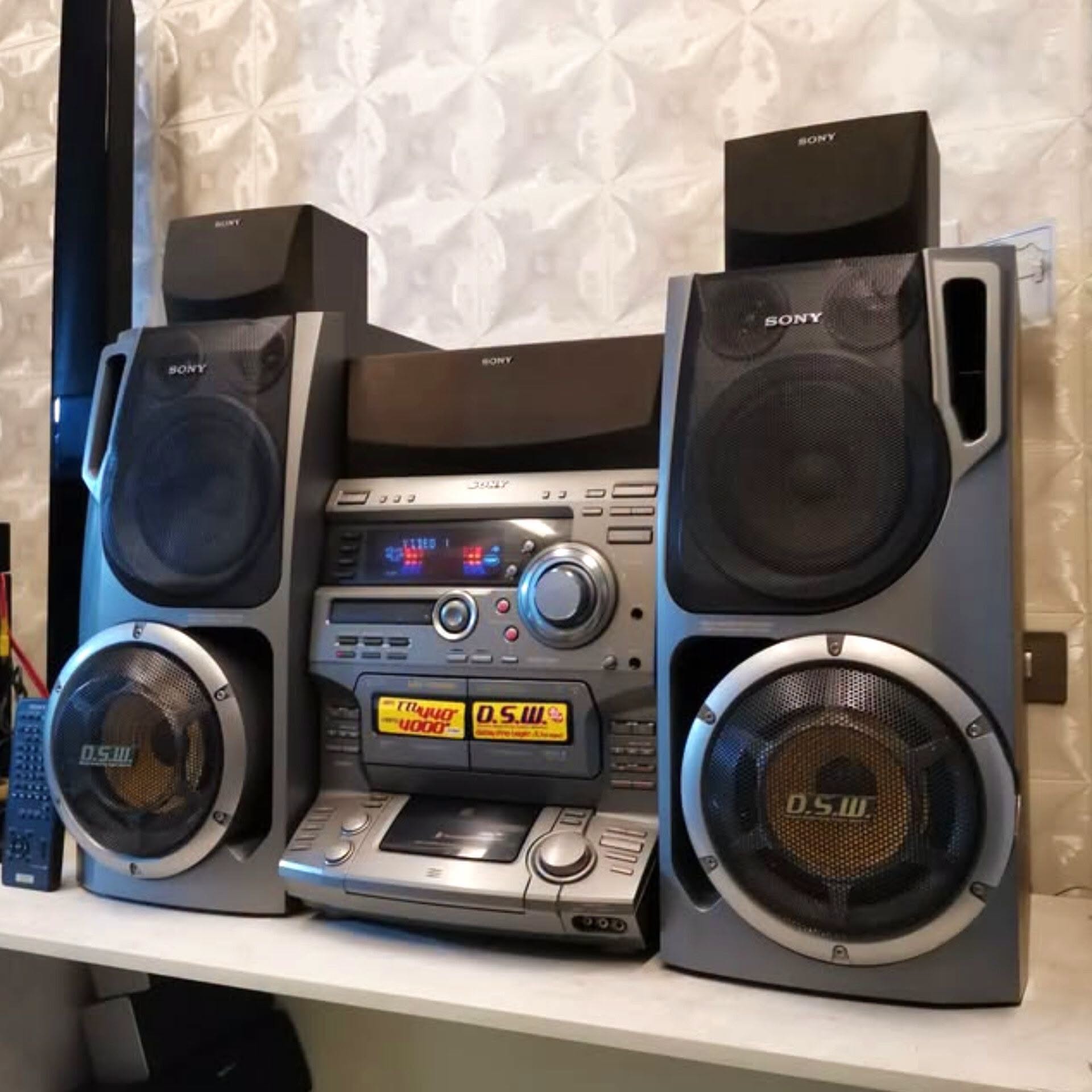 Sony Liberty LBT-V925 stereo system. PUALT SONY មាជ្ុគសរ