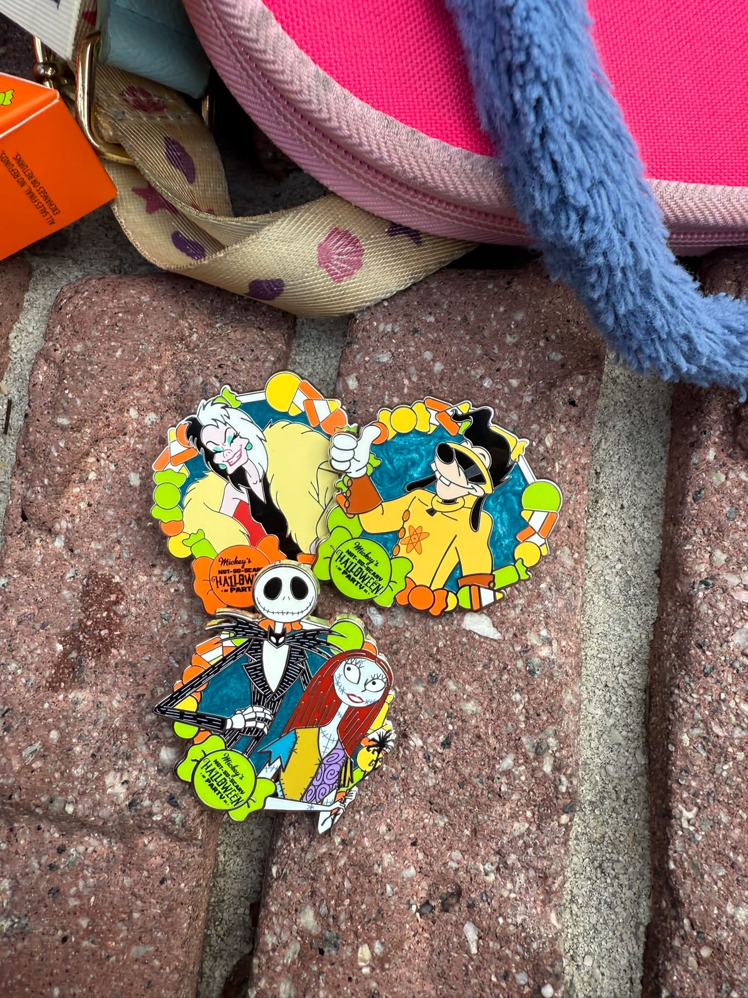 Anyone at EPCOT/Hollywood studios have the hitch hiking ghost