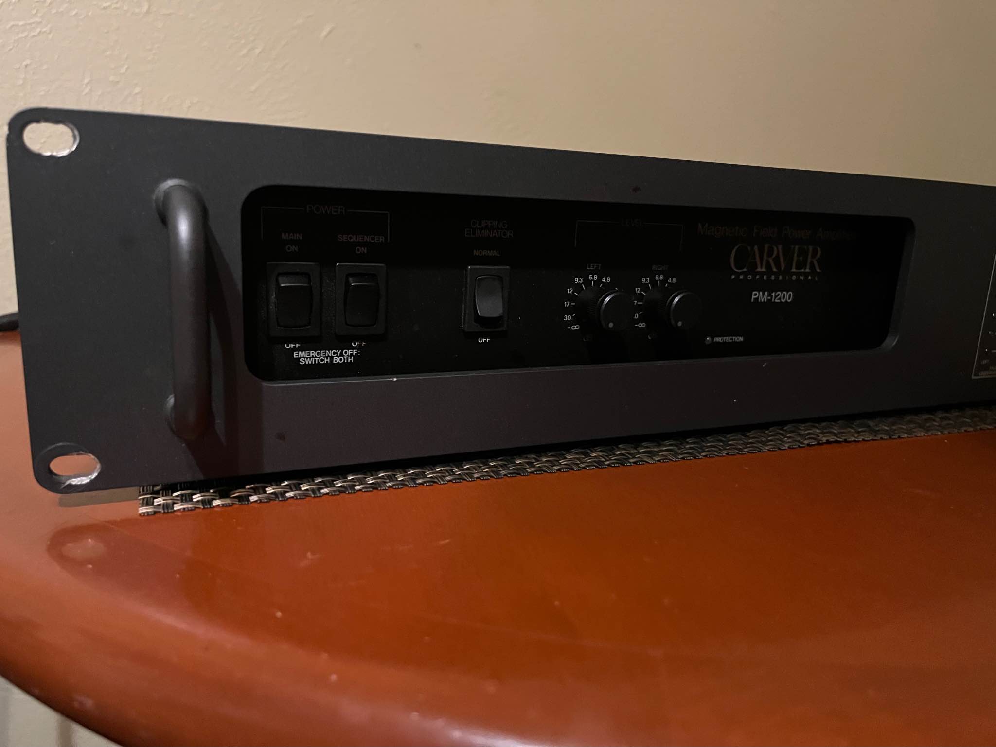 My Carver PM950 amplifier 2x475 watt 4 ohms, 2x325watt 8 ohms.