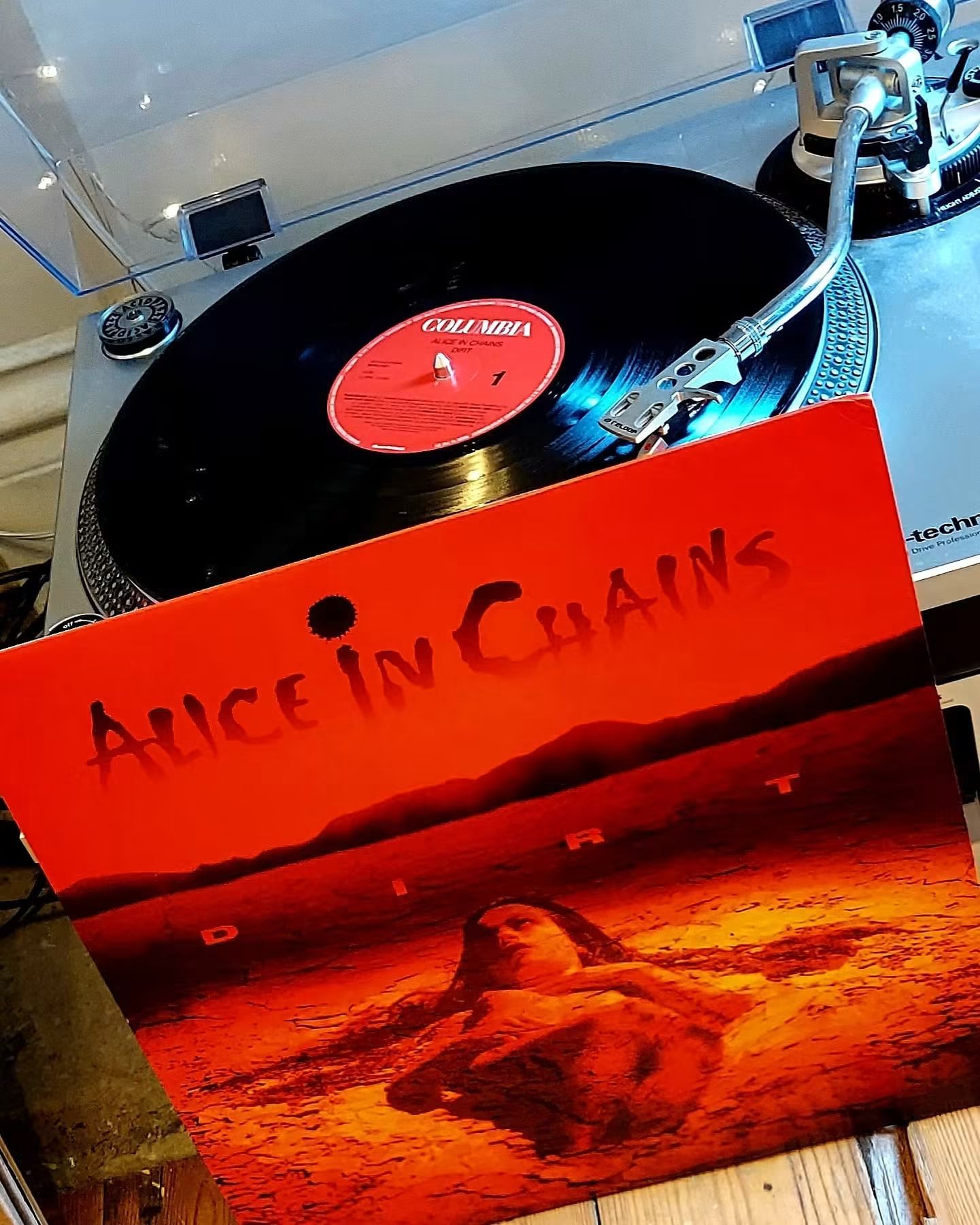 Alice in Chains - Dirt (1992) iNUCEnA coL СОИМВ МВ tech tem CWAINS