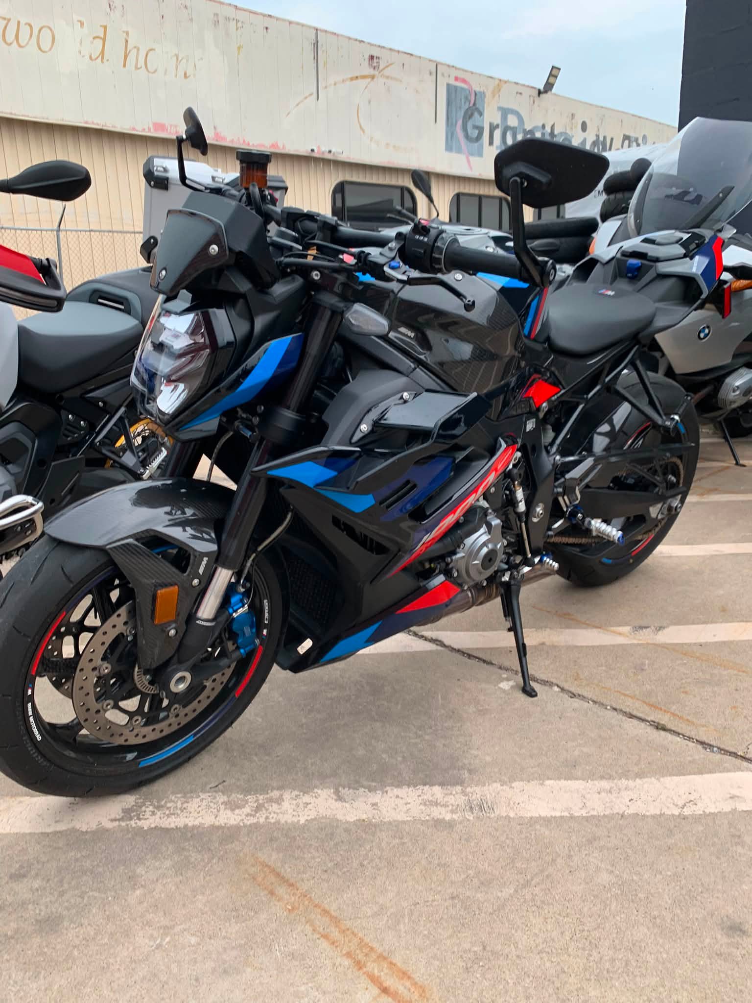 What is the 60-130 time for a 2024 BMW M1000R?