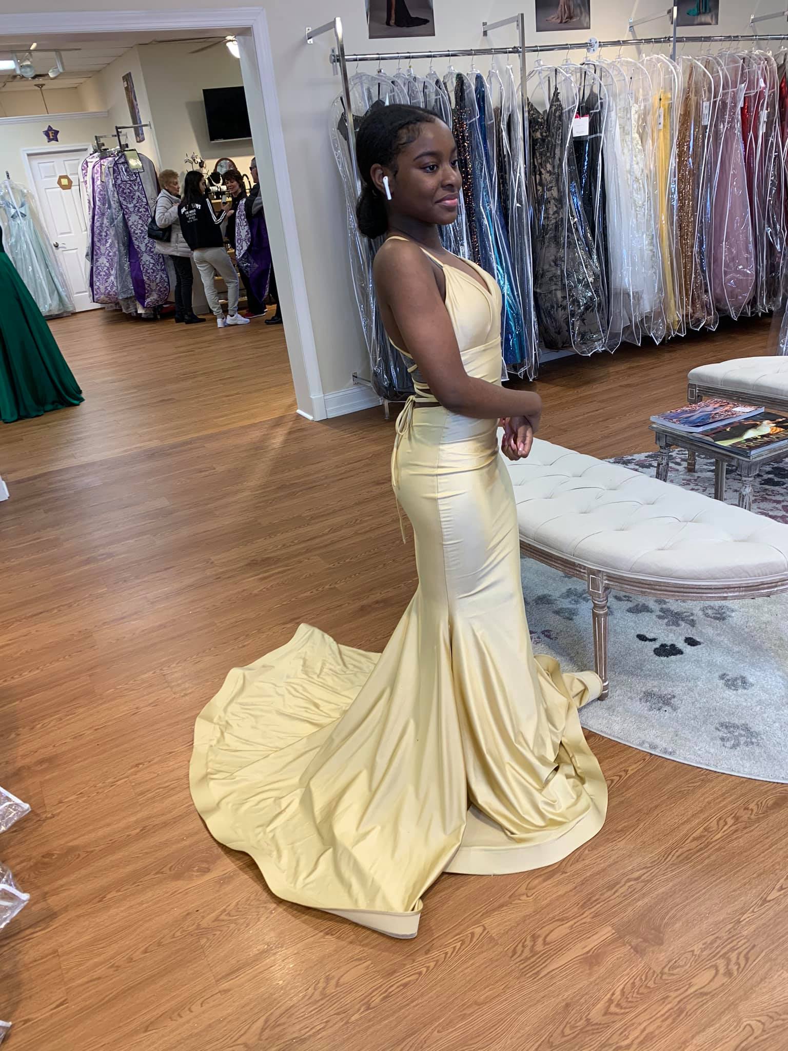 yellow strapless cocktail dress KissProm Spandex Bodycon Homecoming With Slit, Yellow / 00 Under $500 Size/Age:130 (7-8Y) this dress is fully Bridal Party Bhldn Black