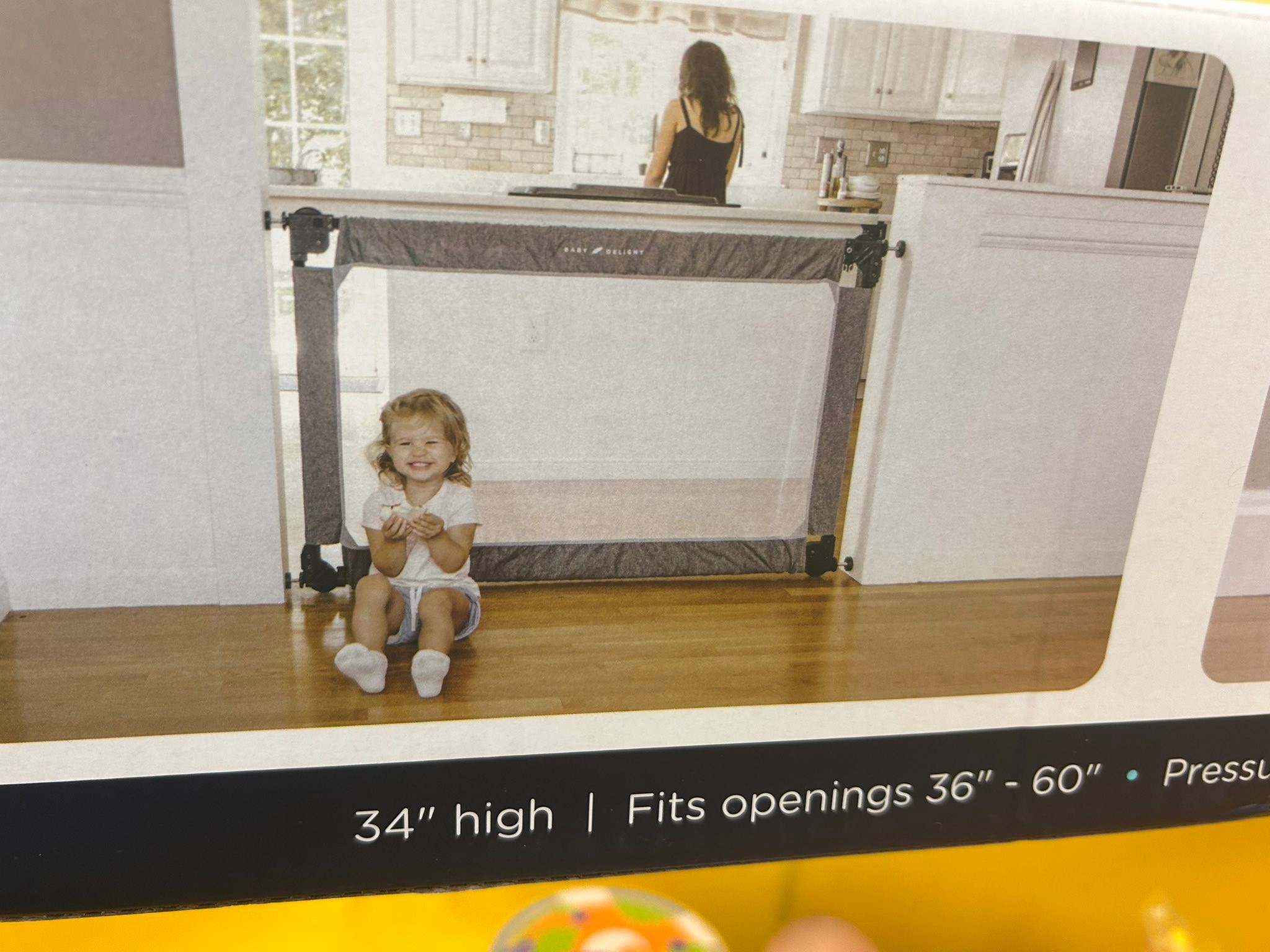 Baby delight, expanding folding gate. $20 display picture 1