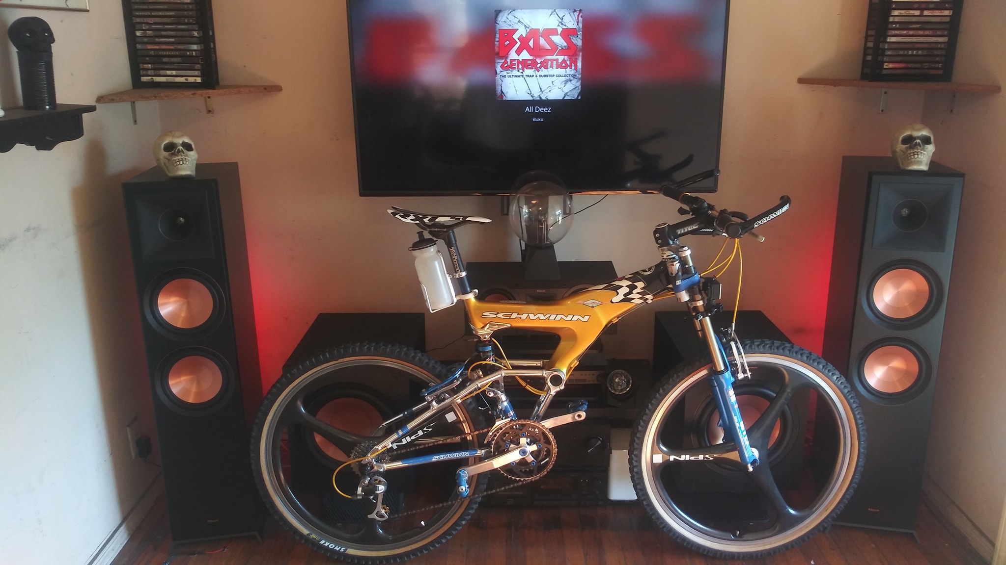 90s carbon fibre URT bikes with Trek Y-33 and Y-11 models