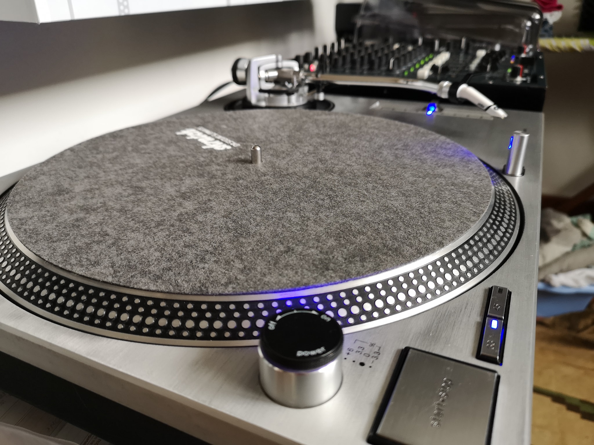 Unique Technics SL1200 MK3 set with Vestax PMC-05ProIII mixer for sale