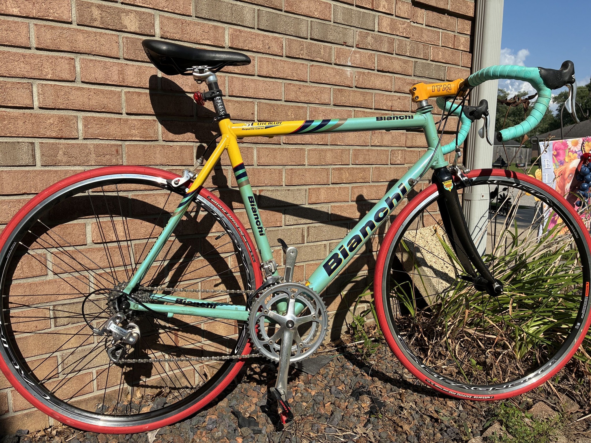 My Bianchi Freccia Celeste 2005, upgraded with a Shimano 105 R7000 🚲