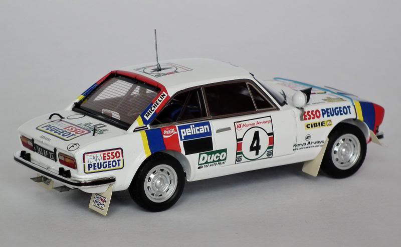 Modèle Réduit Peugeot 504 Berline 1971 - Norev échelle 1/43 - Occasion - Doré