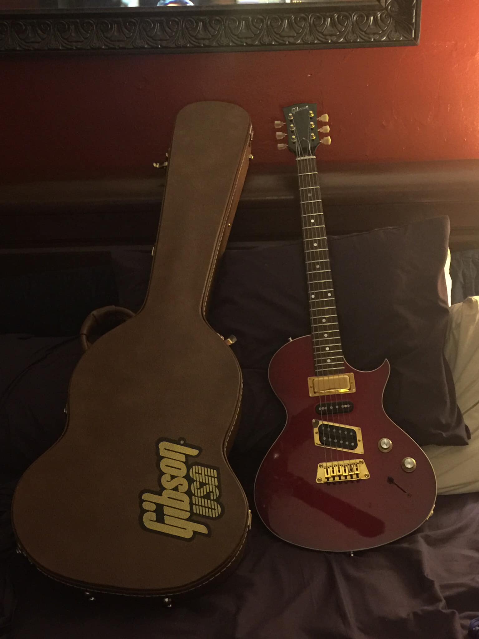 Gibson Nighthawk guitar details and specs