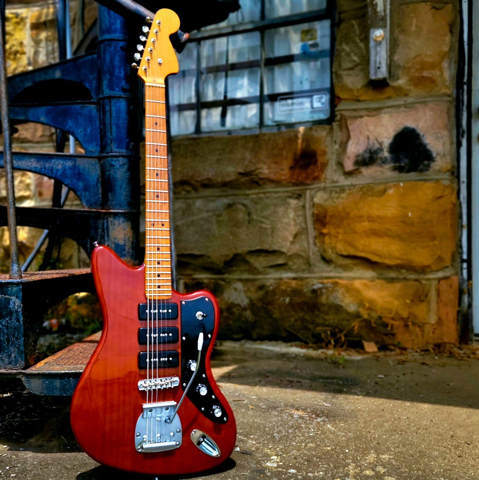 Tokai Breezysound Demo And Features The Tokai brand has returned