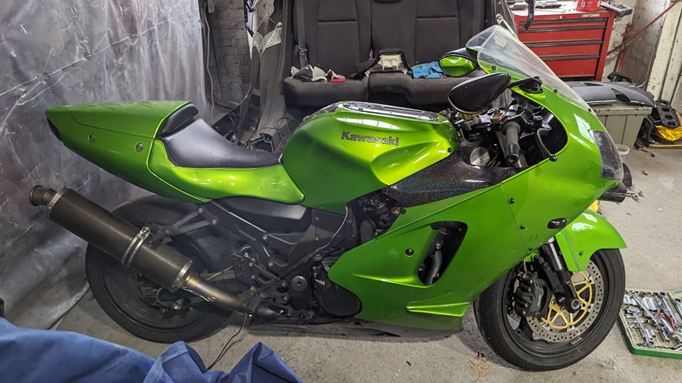 Visitor posts: My 2000 Kawasaki ZX12R A1. Unrestricted.