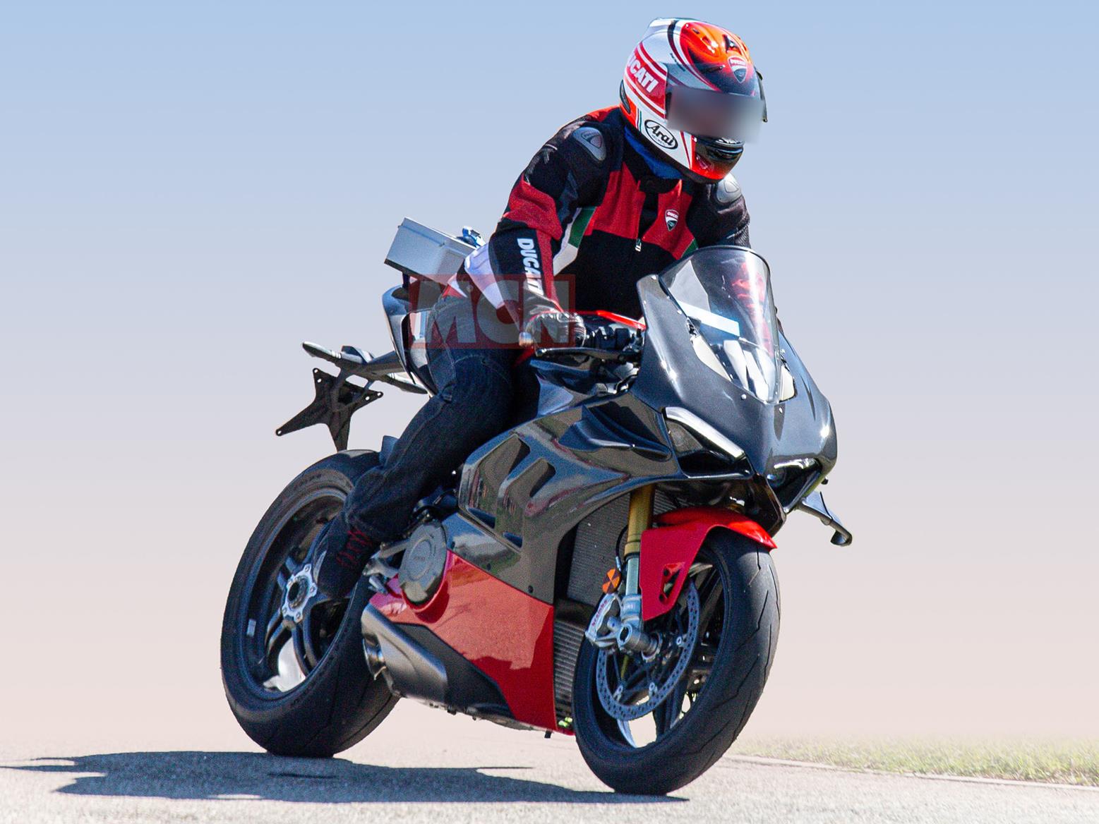 Ducati 888 SP4 road bike