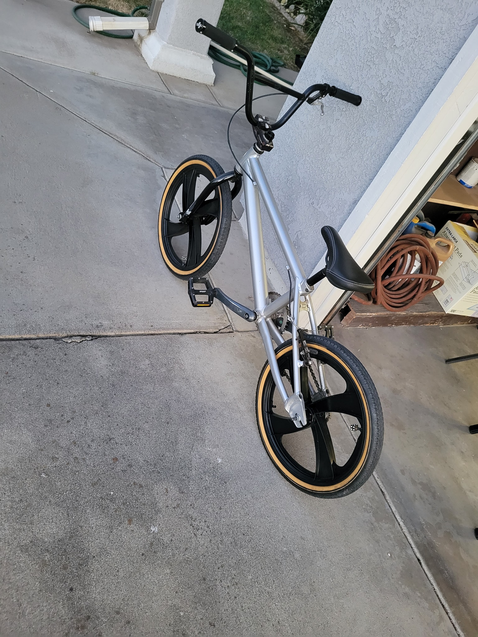 Building a vintage BMX bike with a Crupi frame