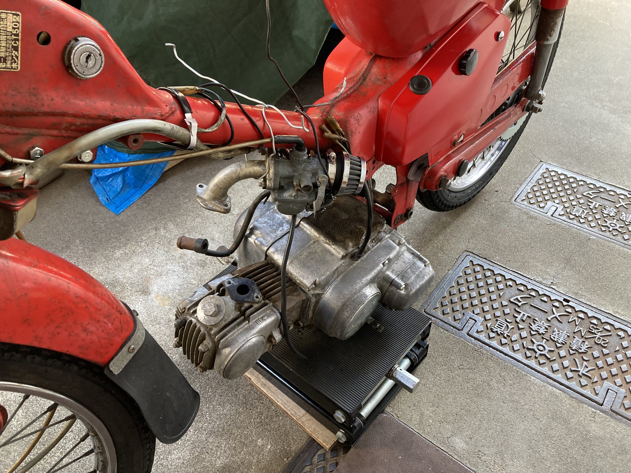 行灯カブC50のエンジンに載せ替えました