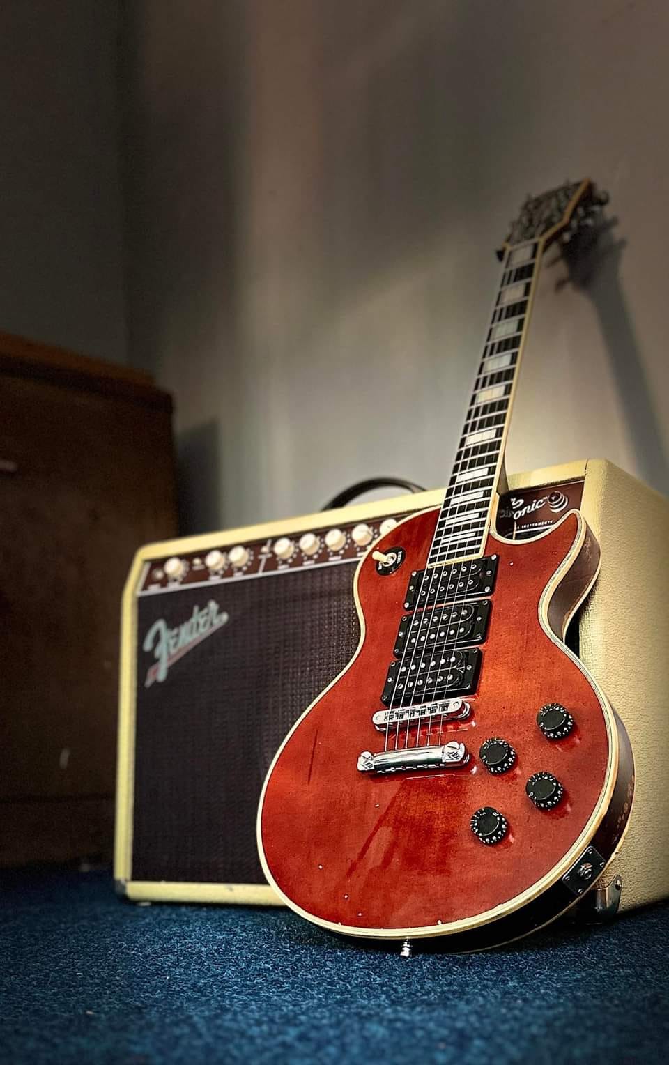 1978 Gibson Les Paul custom with Dimarzio Super Distortion pickup
