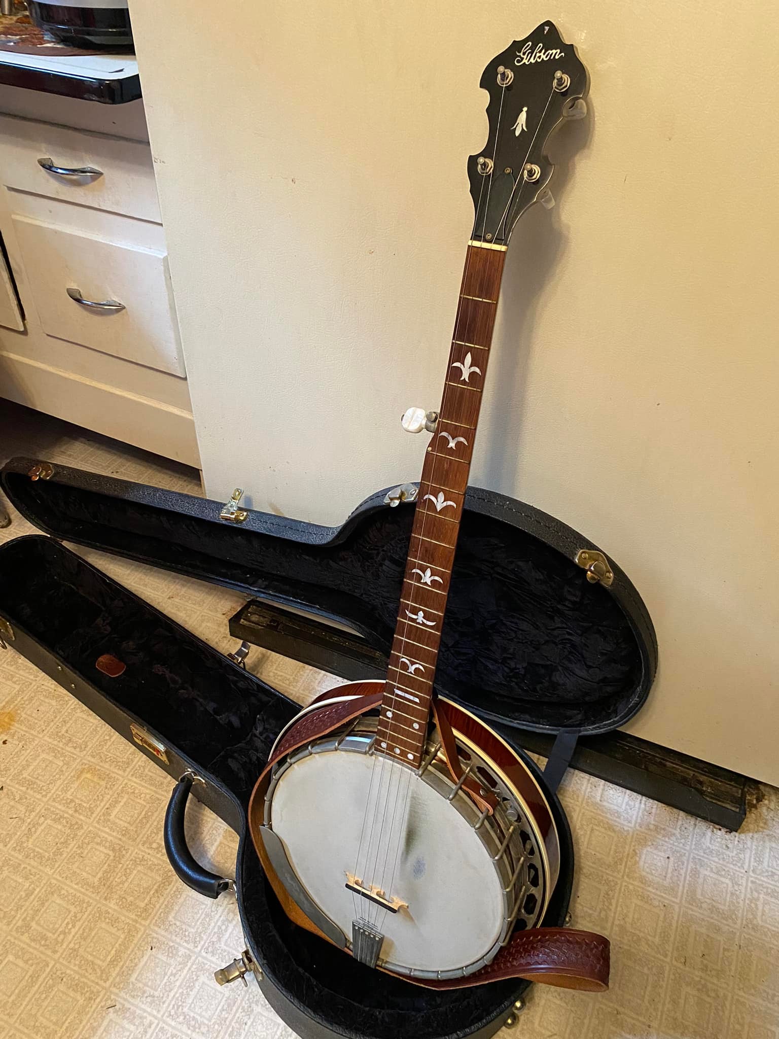 FOR SALE 1998 Gibson RB-75, signed by JD Crowe! This banjo is a