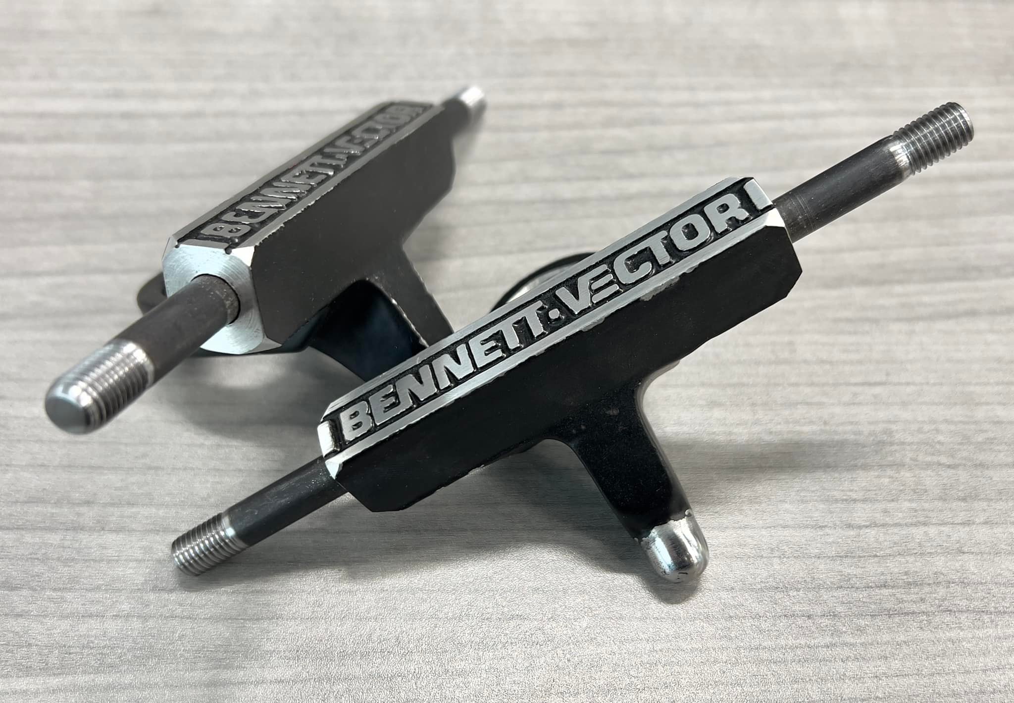 Bennett Vector トラック Riptide large_8288_Bennett_5.