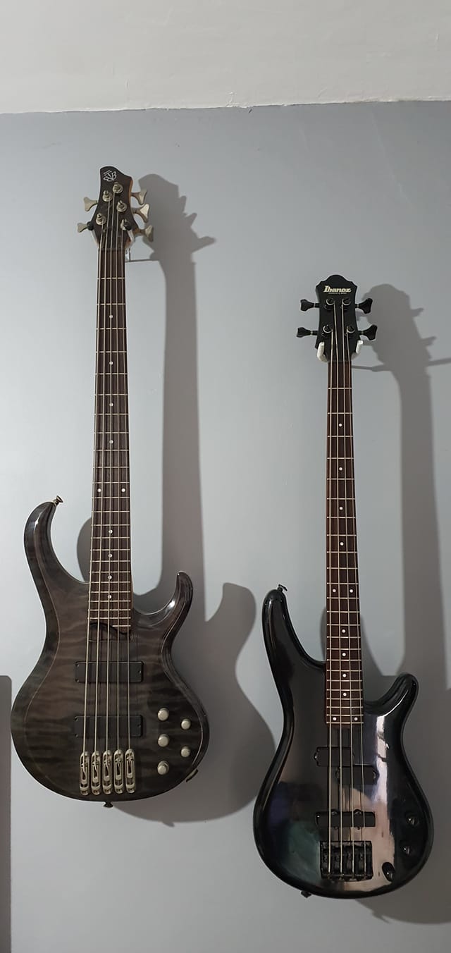 Ibanez Roadstar RB830 bass guitar review and specs