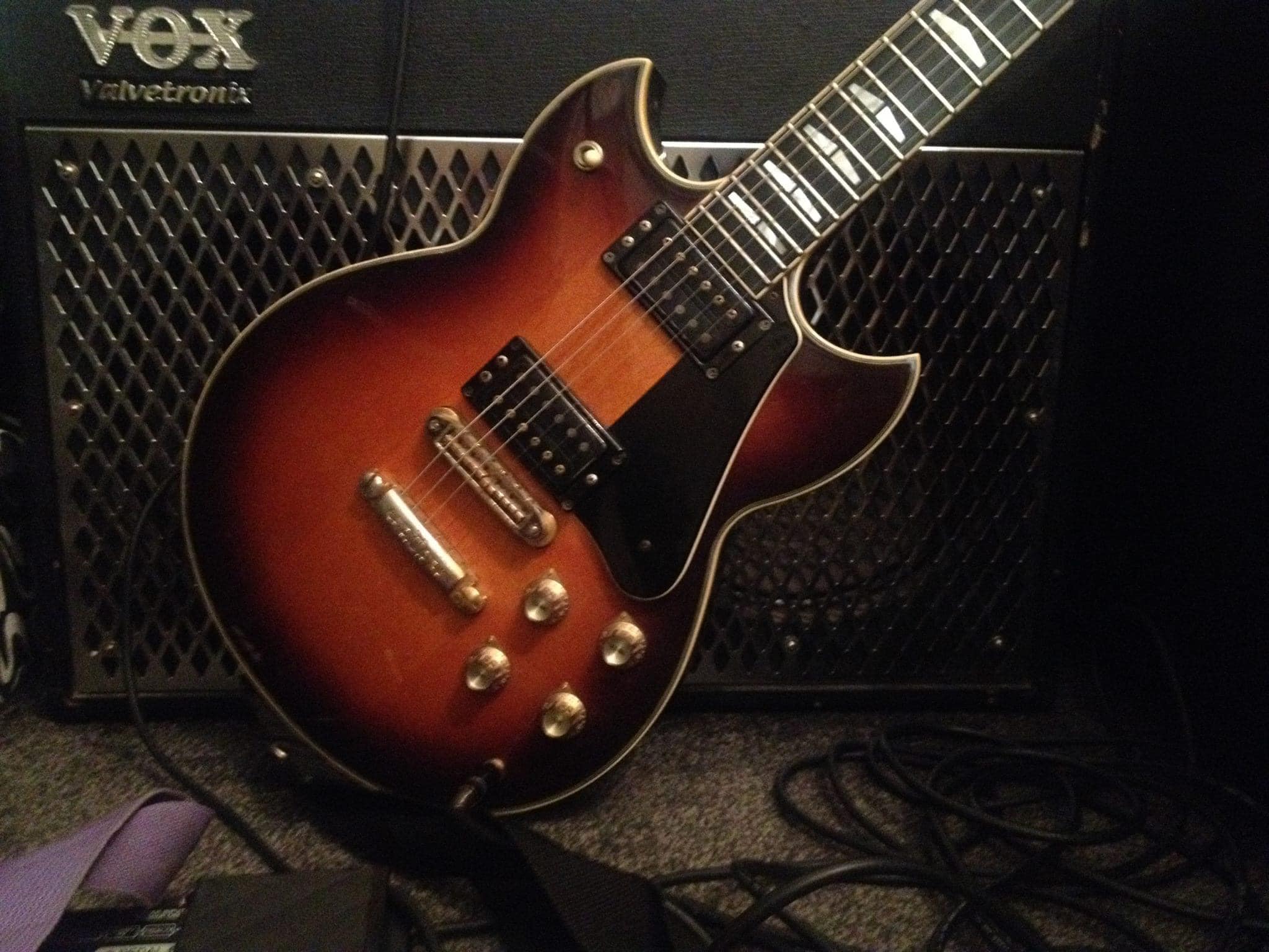 Yamaha SG-2000 or SBG-2100 in dark red finish