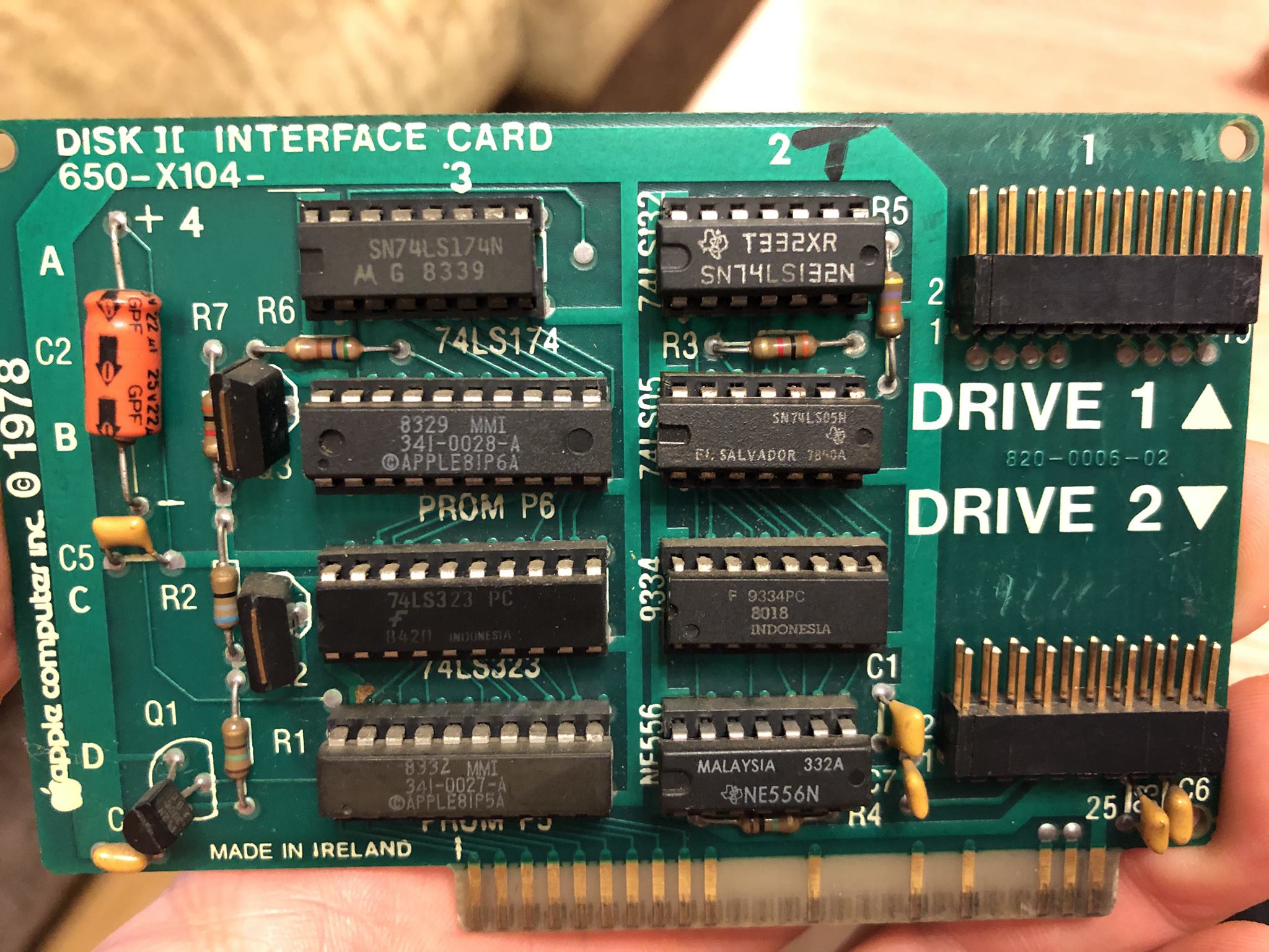 チャンス Floppy drive box restoration and usage challenges