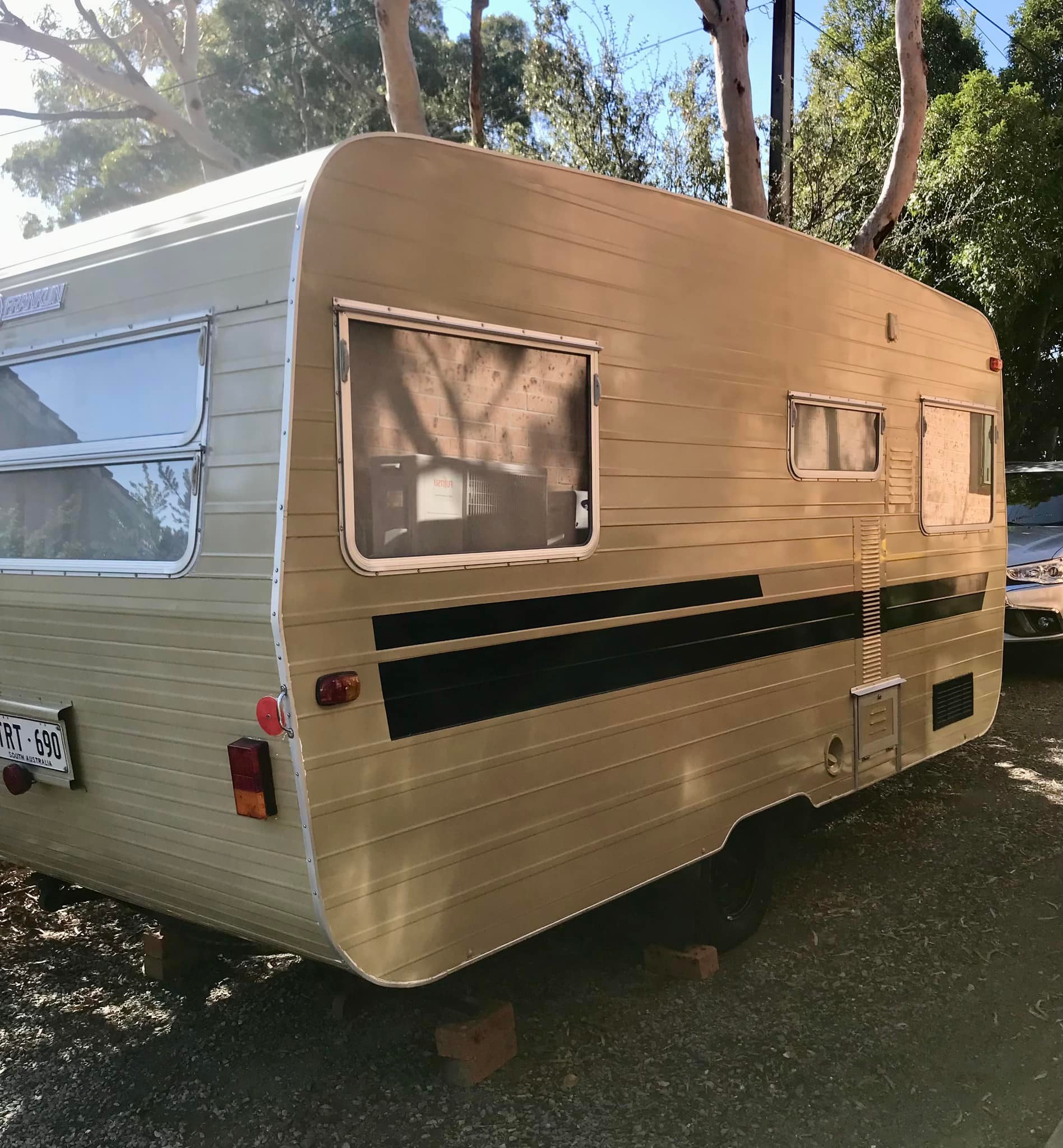1975 Franklin Hunter vintage caravan for sale