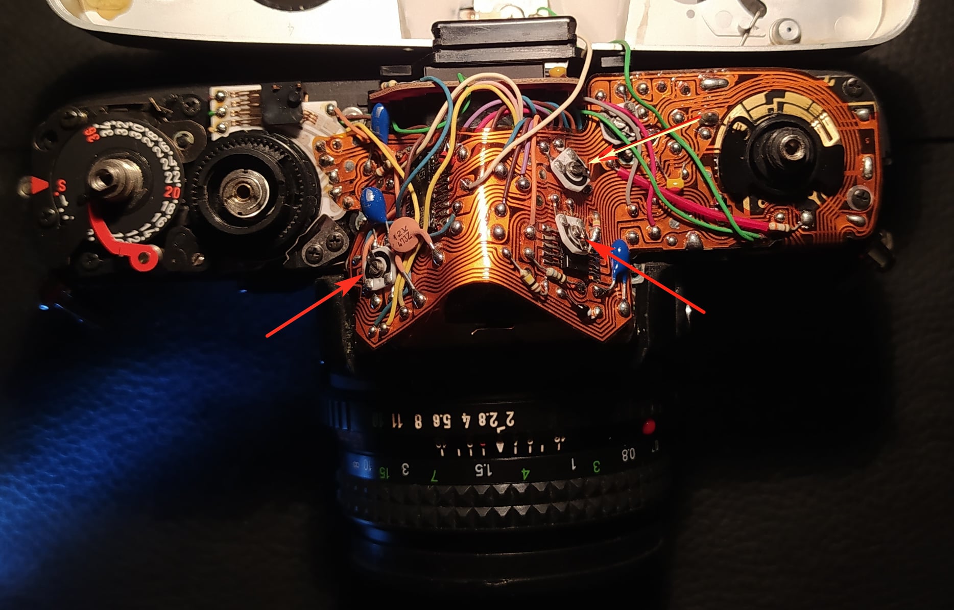 Minolta XG1 disassembly: removing top cover screws