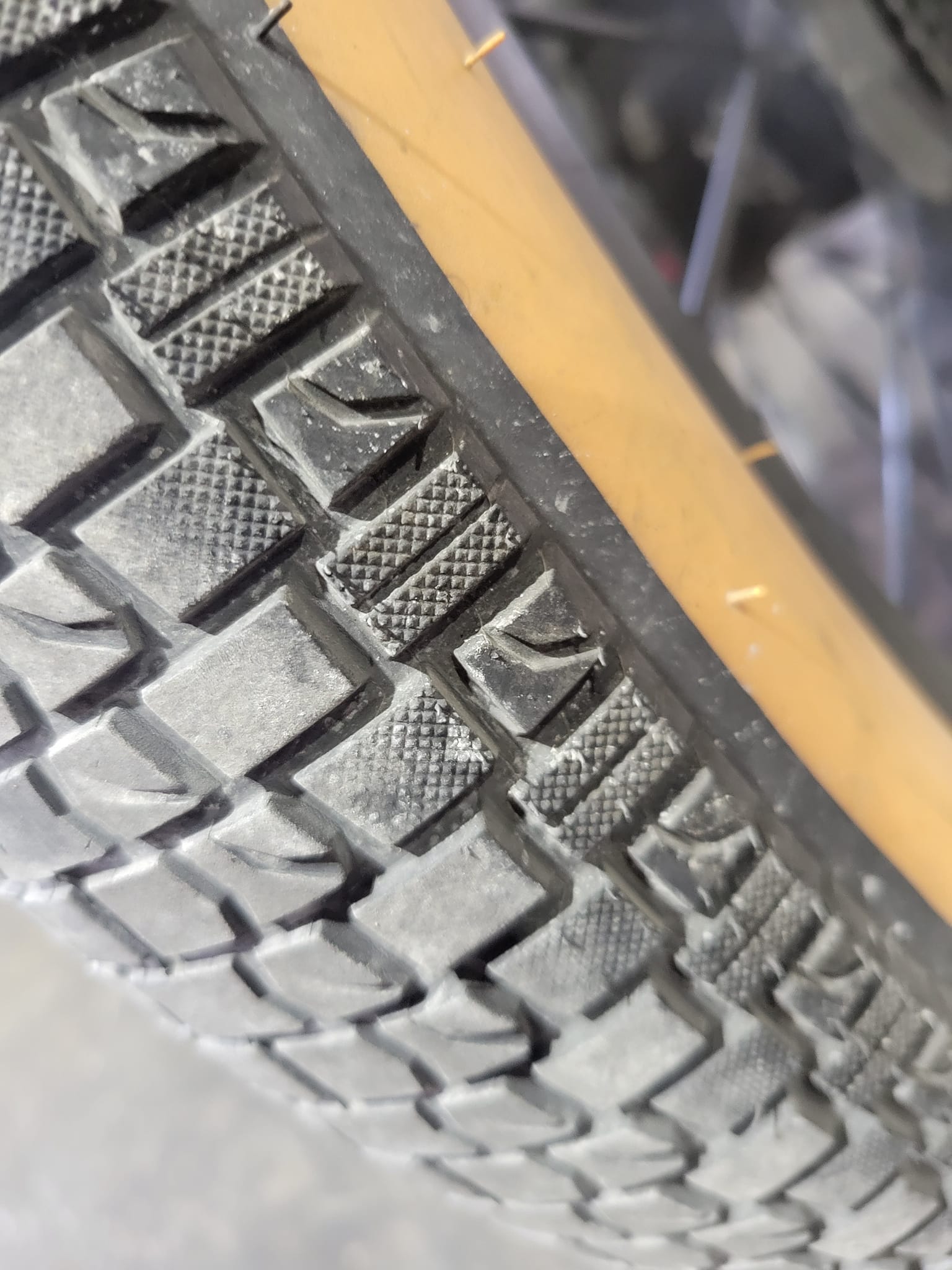 Rear tire mileage at 3970 miles