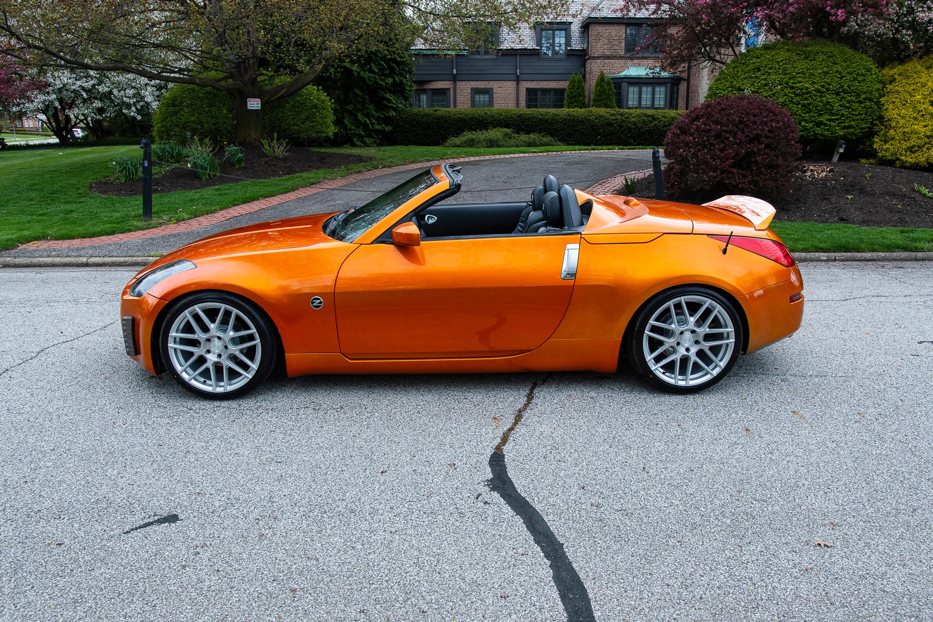 Nissan Z Retro Lowrider Edition [Click each pic for specs]