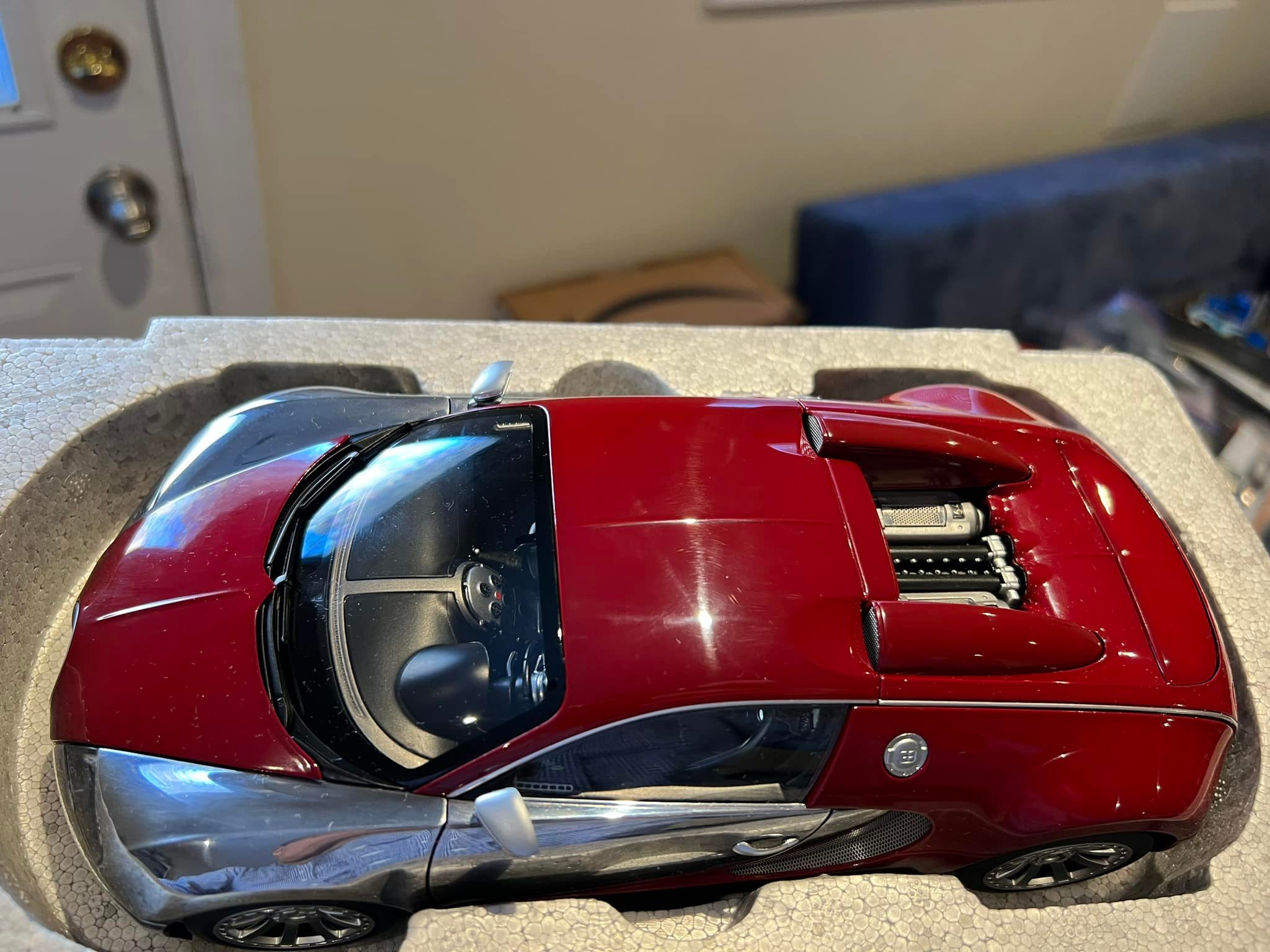 Bugatti Veyron Grand Sport (2009) by Minichamps 1:18 scale