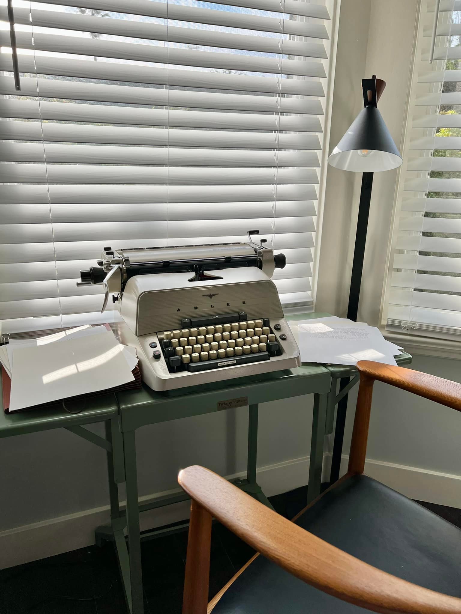 Adler Universal 39 typewriter model