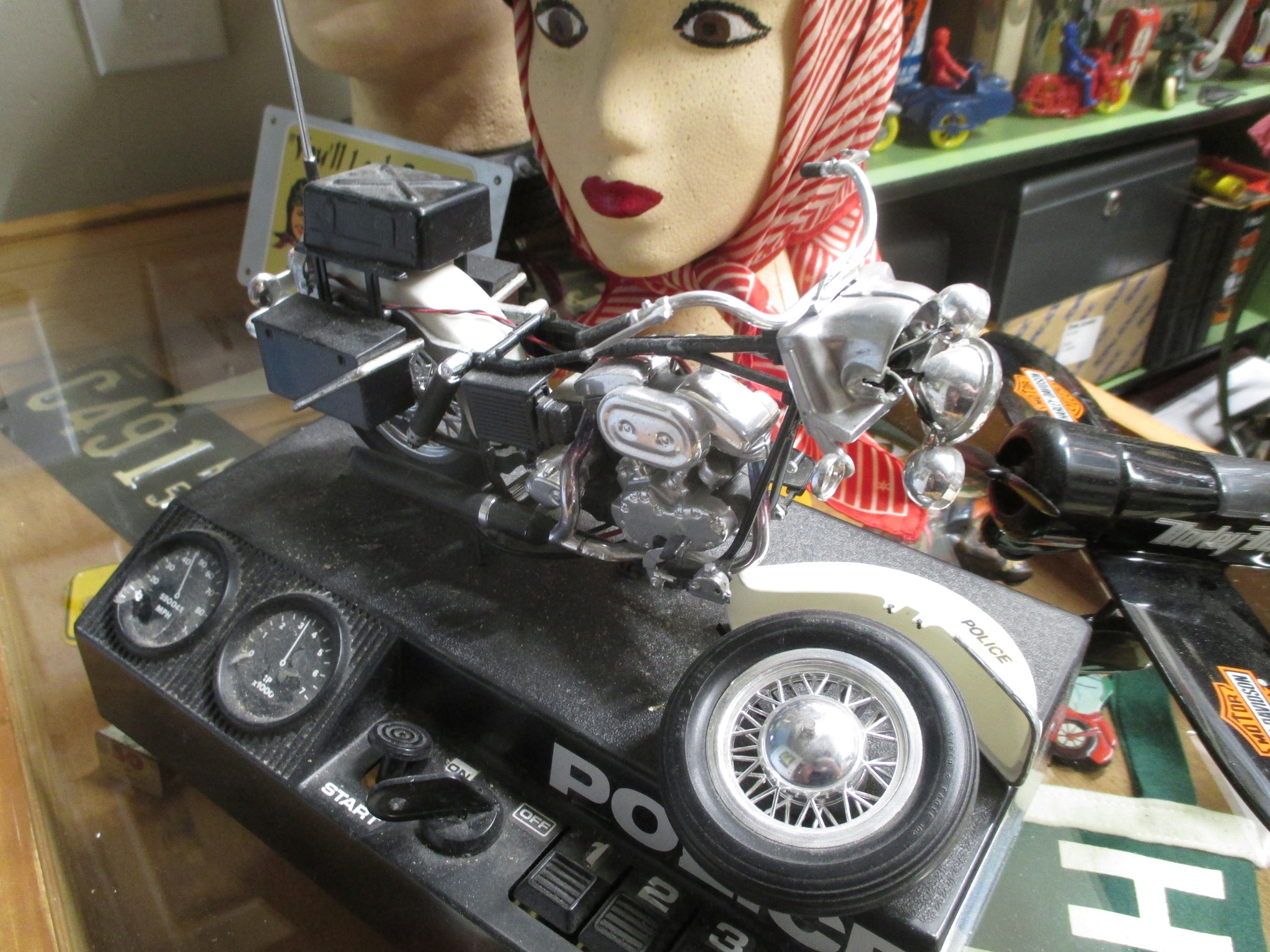 Restoring 1978 Revell Harley Davidson police bike model