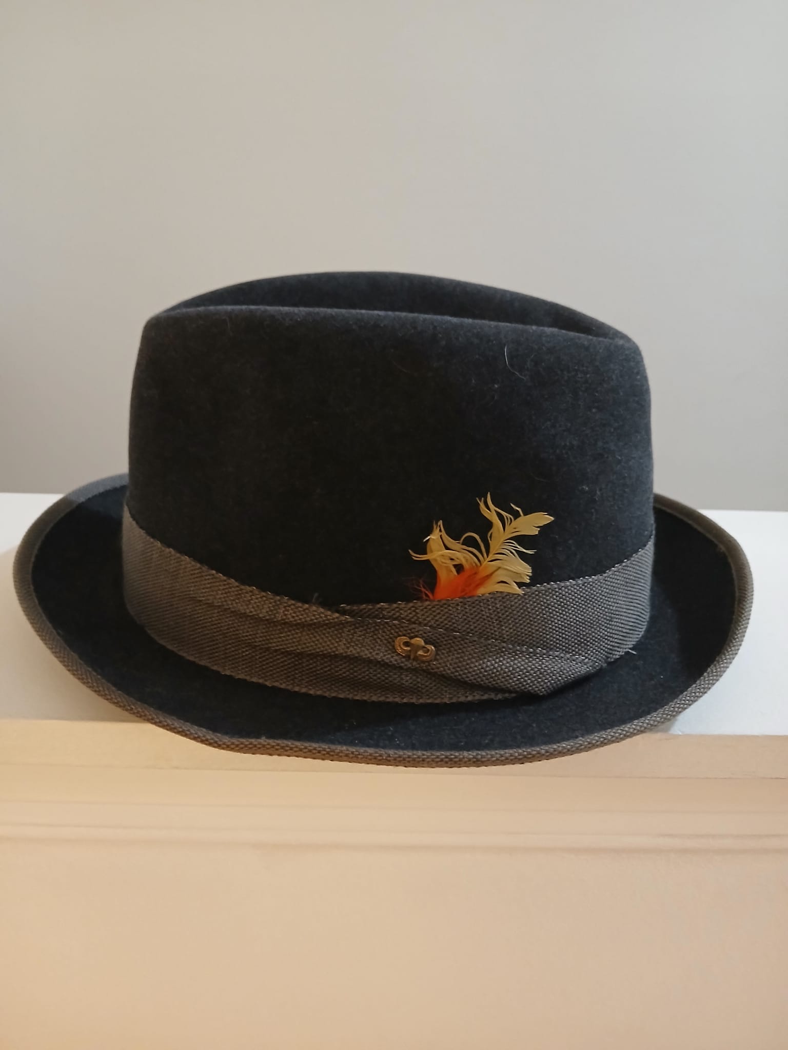 Vintage Mallory Fifth Avenue hat from the 1950s or 1960s