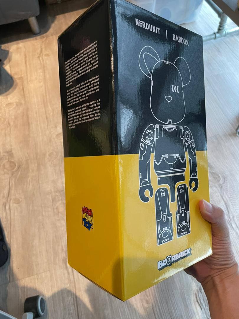 WTS 100% + 400% Be@rbrick BUY 1 FREE 3!!! #OFFICIALPRICE Item