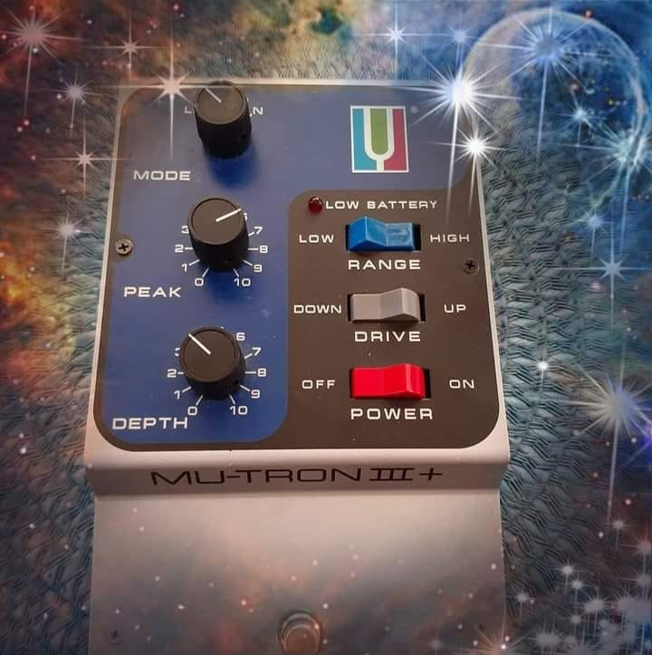Here's my Mutron fun , A Phasor and. Octave divider!