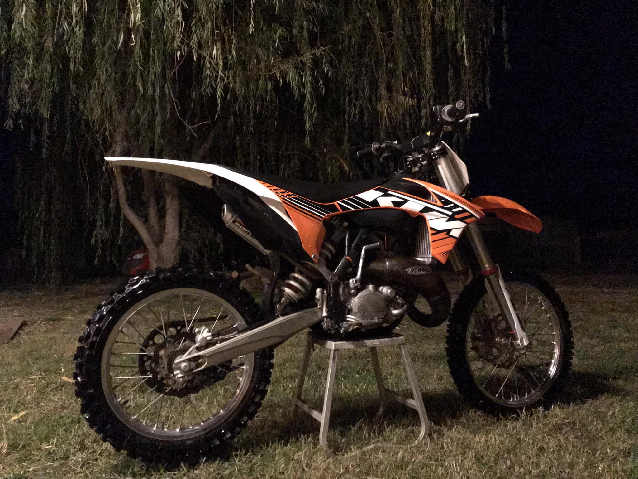 What makes a KTM 150SX bike lighter?